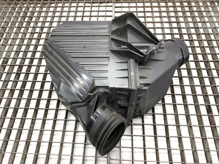 Ilmansuodattimen kotelo Land Rover Range Rover Evoque M8D2-9H709-AA 2.0