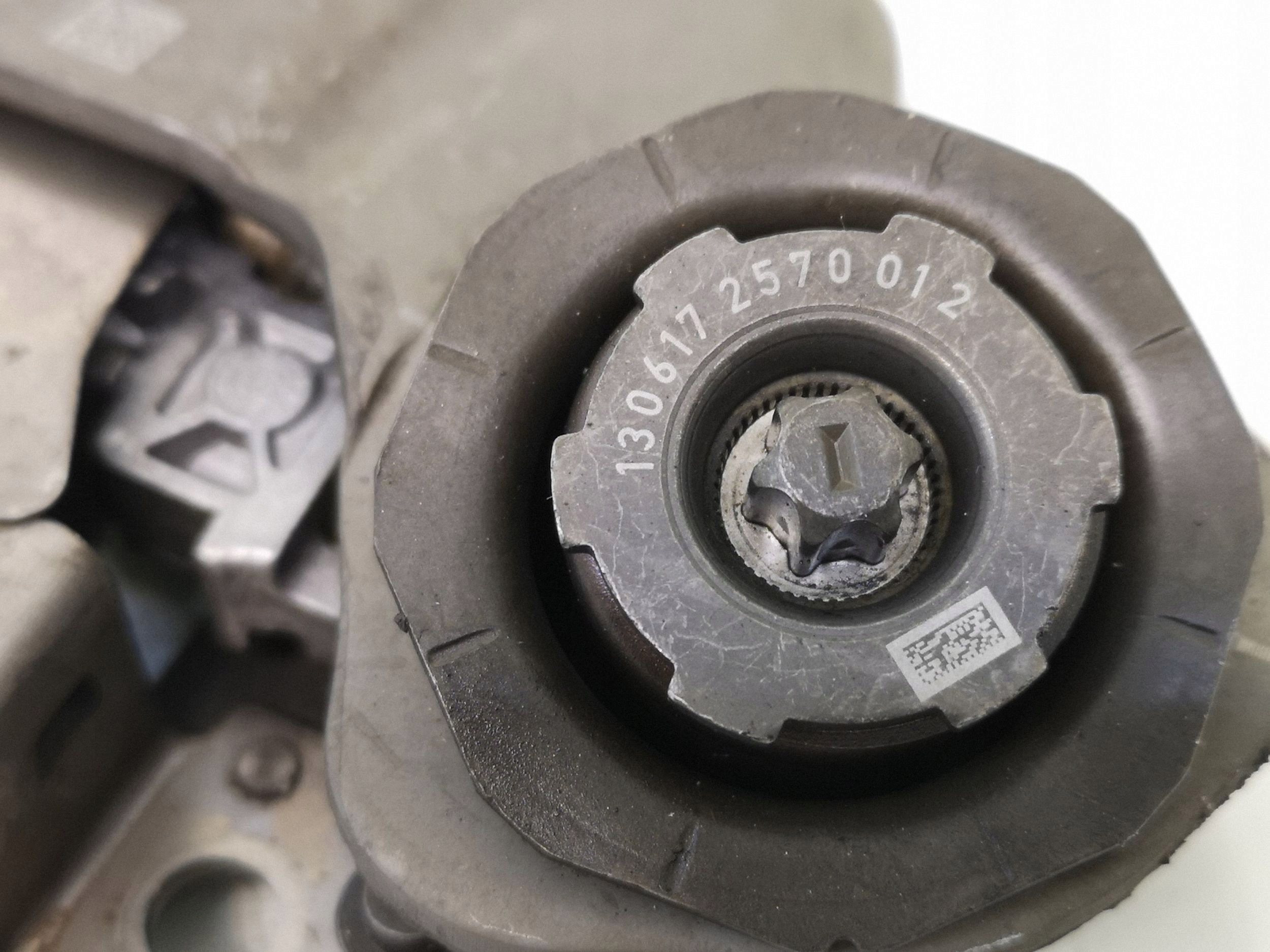 Garfo da embraiagem Renault OEM 2500181100 - Usado image 4