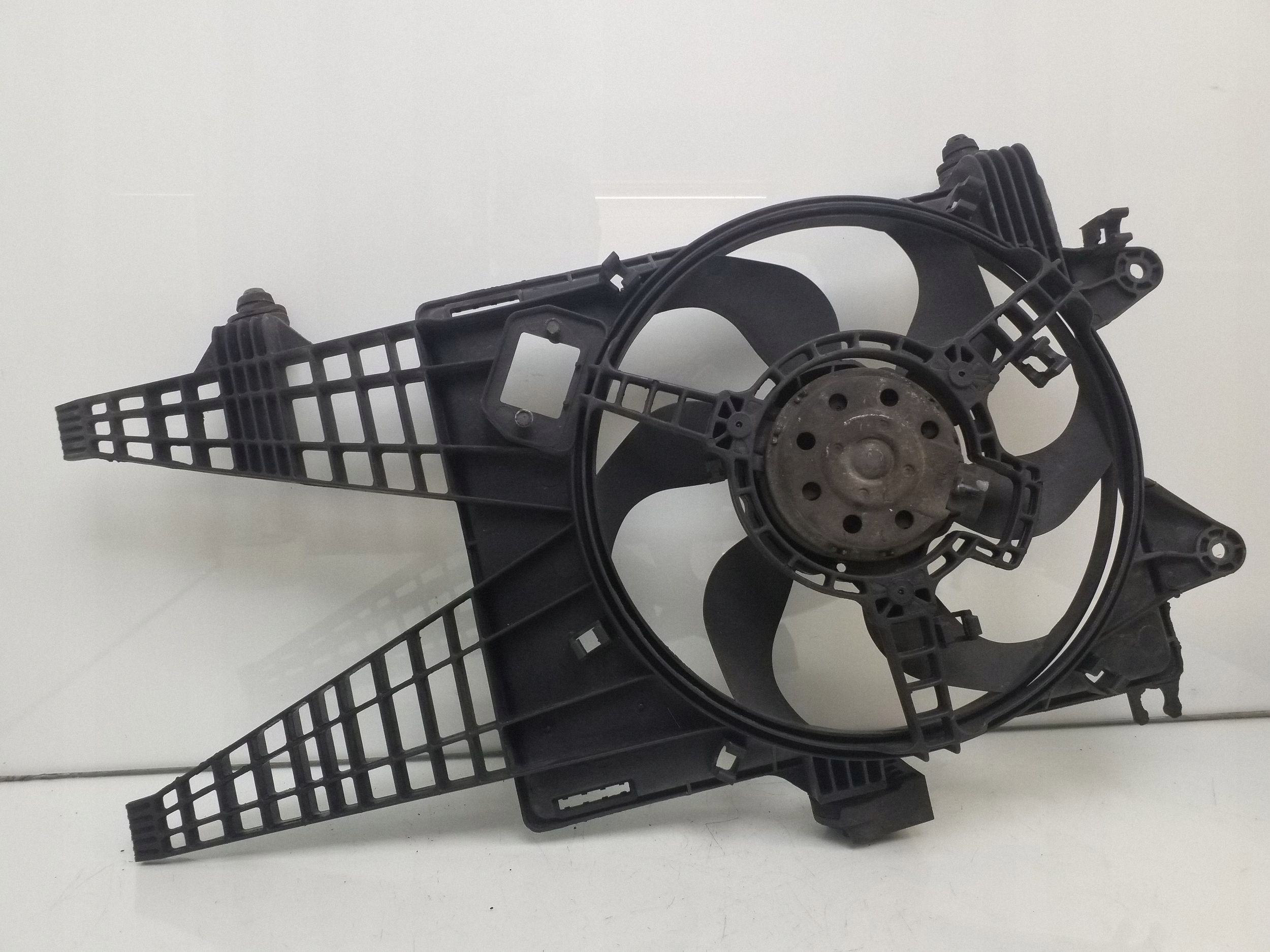 Ventilador AC Fiat Idea OEM 851600600 - Usado image 3