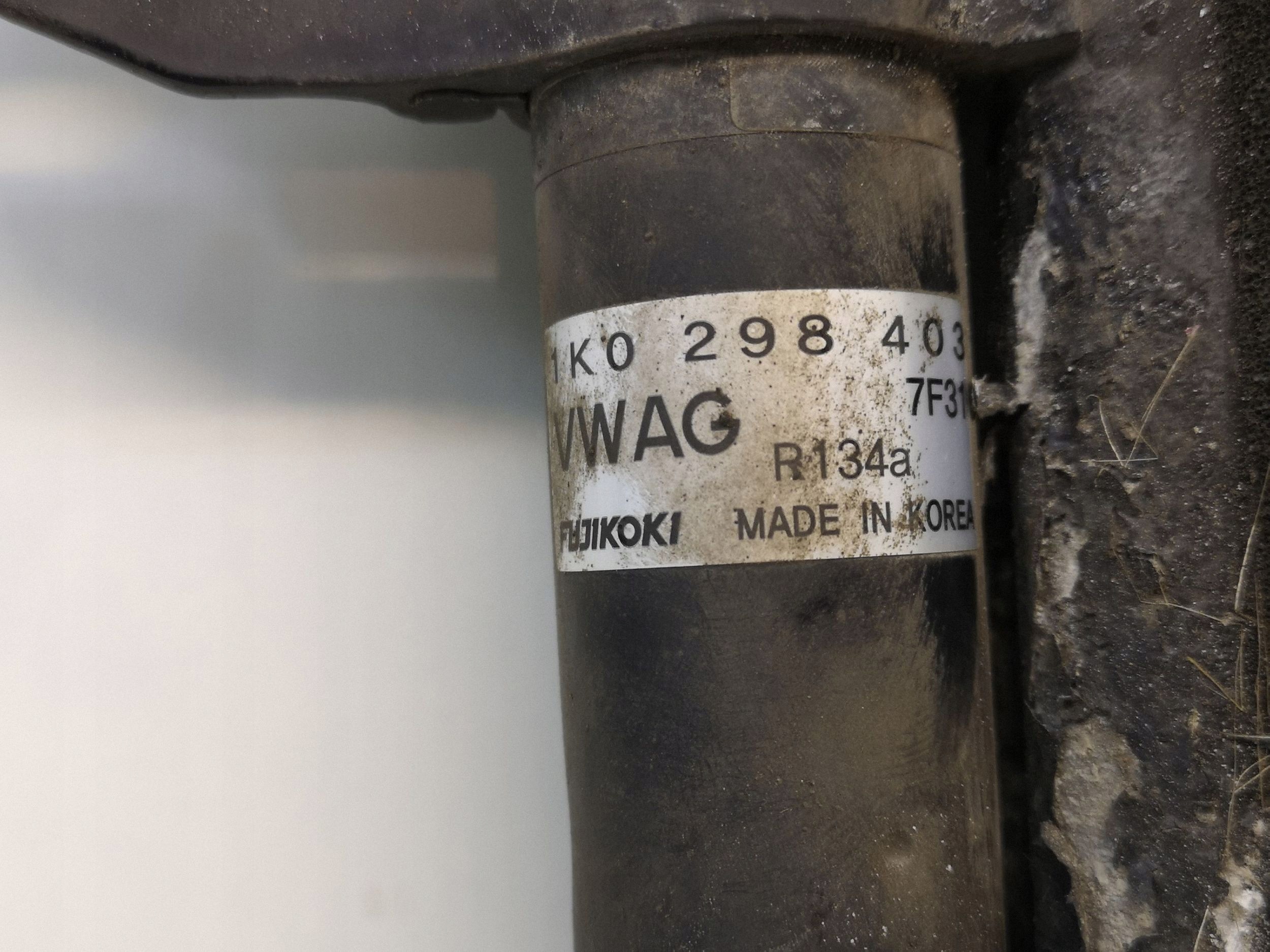 Käytetty AC-kondensaattori OEM 1K0298403 VW Audi Skoda