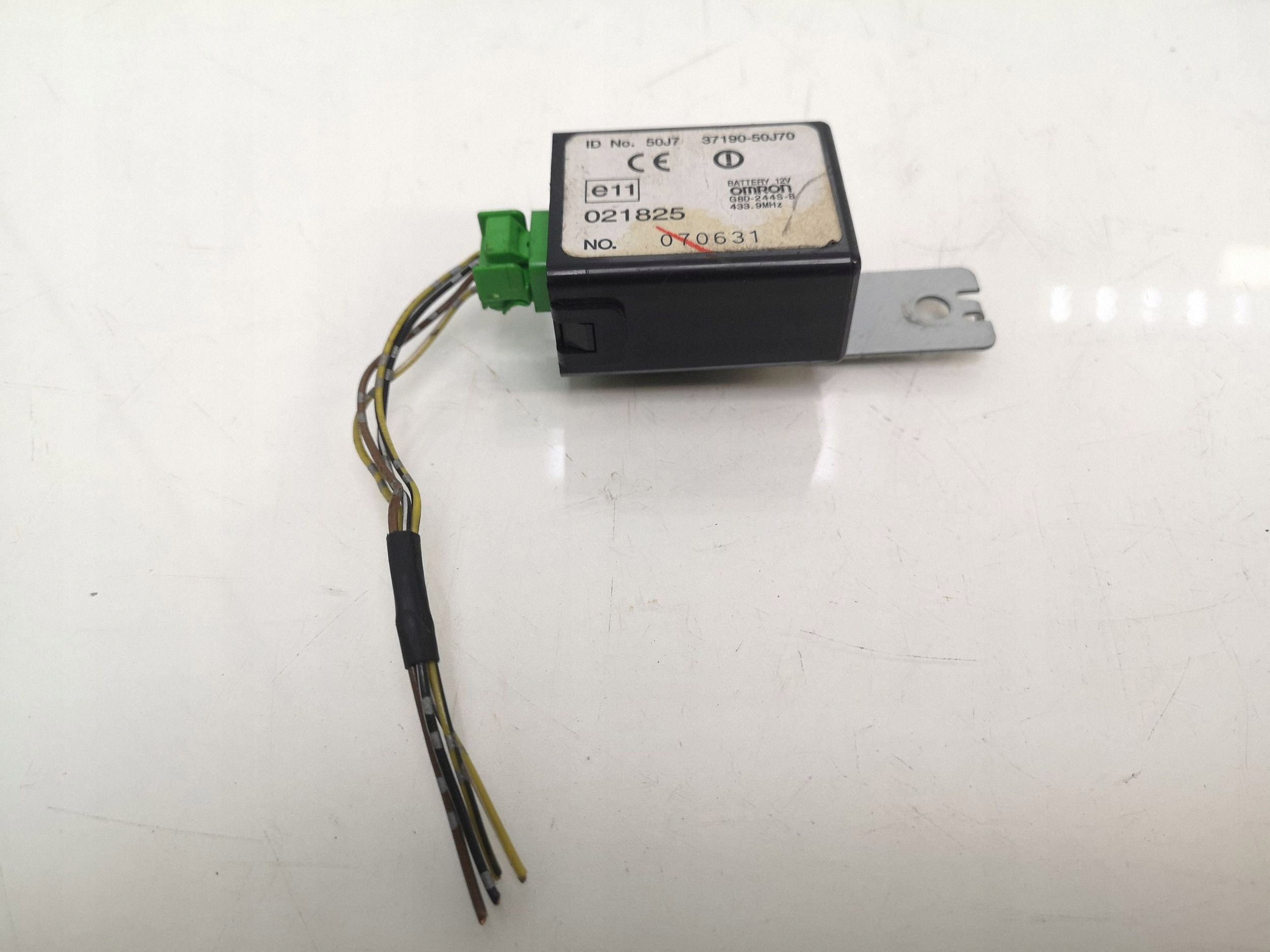 Module d'immobilisation Suzuki OE OEM 3719050J70 image 2