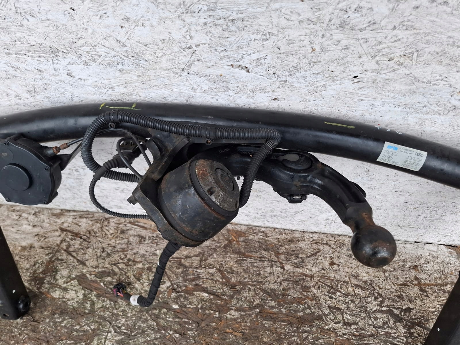 Audi A6 C7 4G0 Tow Hook OEM 4G0800491S - Used image 3