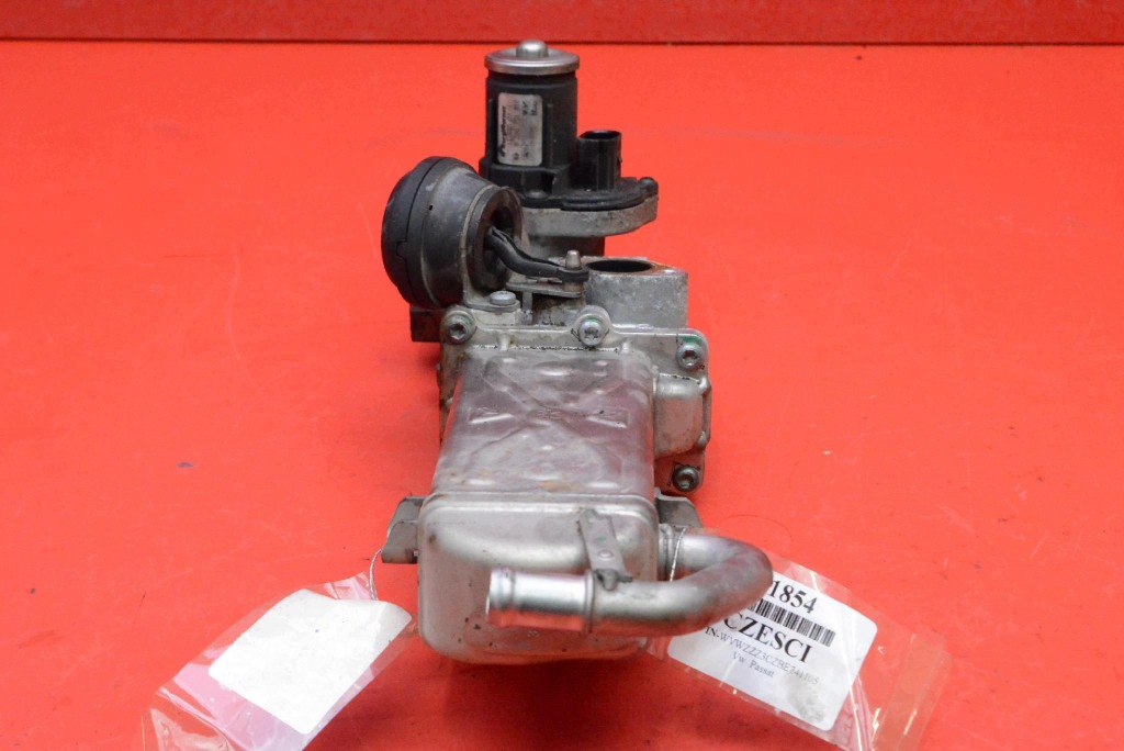 Refrigerador EGR usado OEM 03L131512DQ para VW Golf