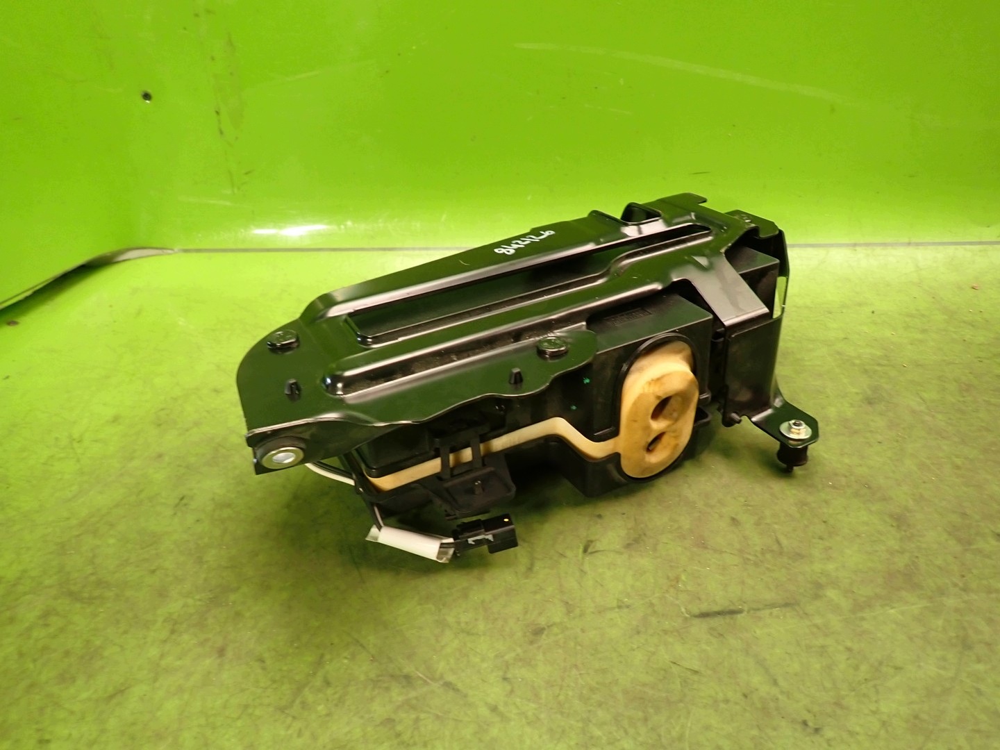Opel Insignia A Tailgate Actuator Pump OEM 1090096 image 7