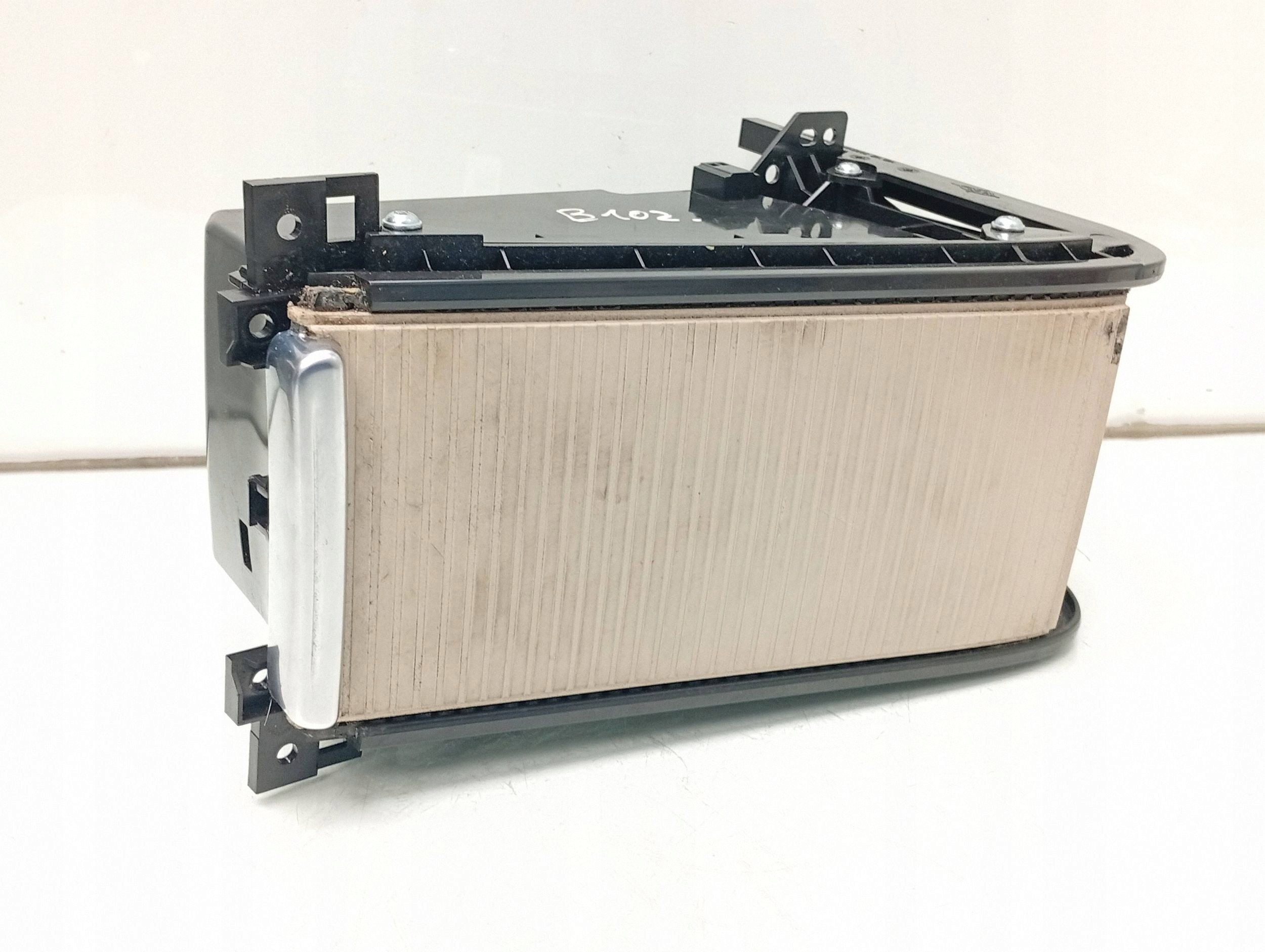 OEM 30791467 Keskikonsoli Käsinoja Volvo V60 S60
