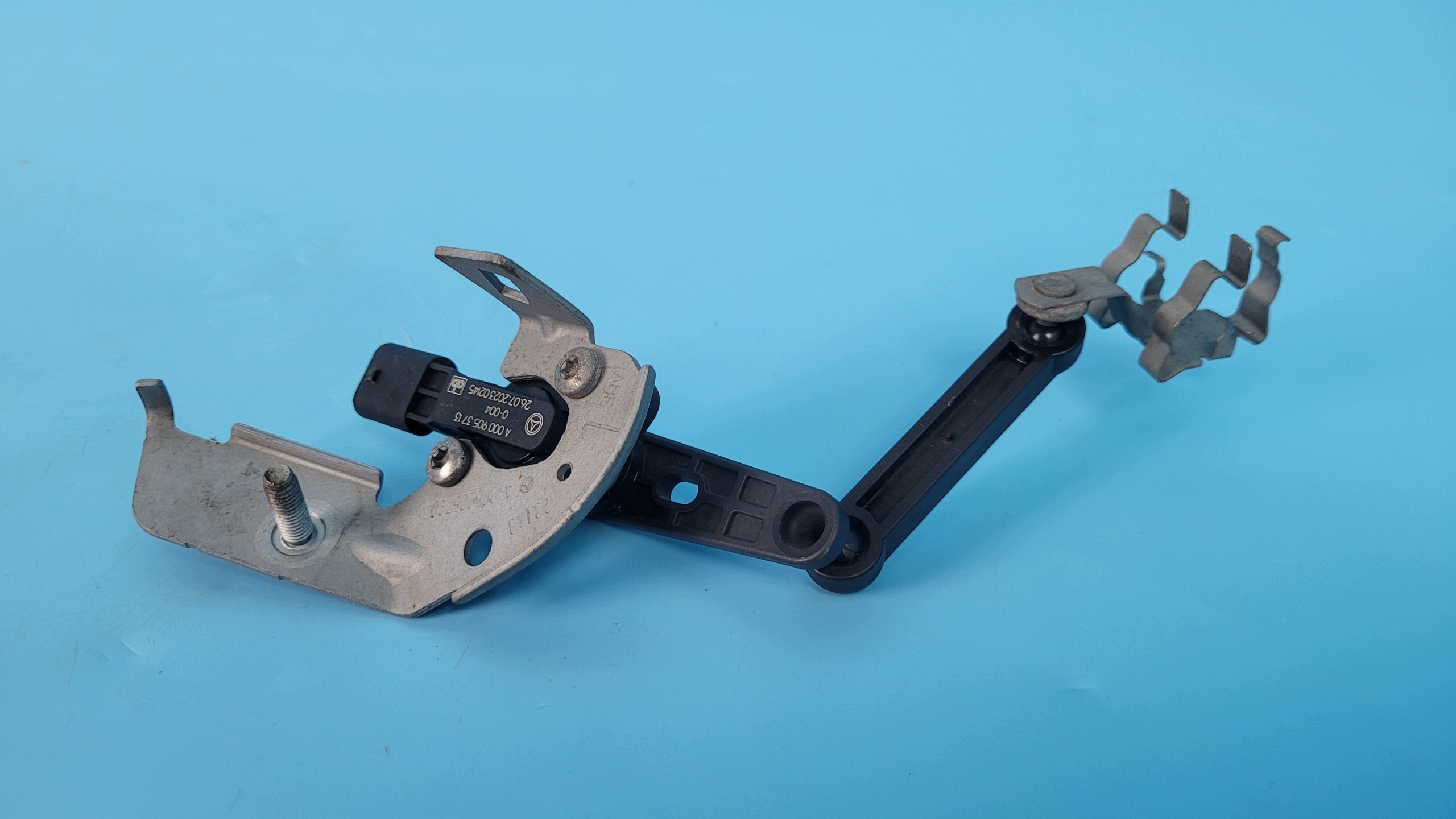 Strålkastarnivåsensor OEM A0009053713 Mercedes C W206 image 2