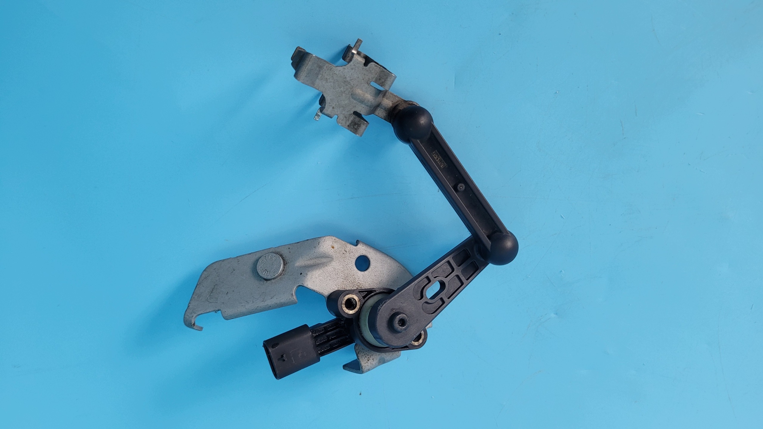 Ajovalojen Tasosensori OEM A0009053713 Mercedes C W206