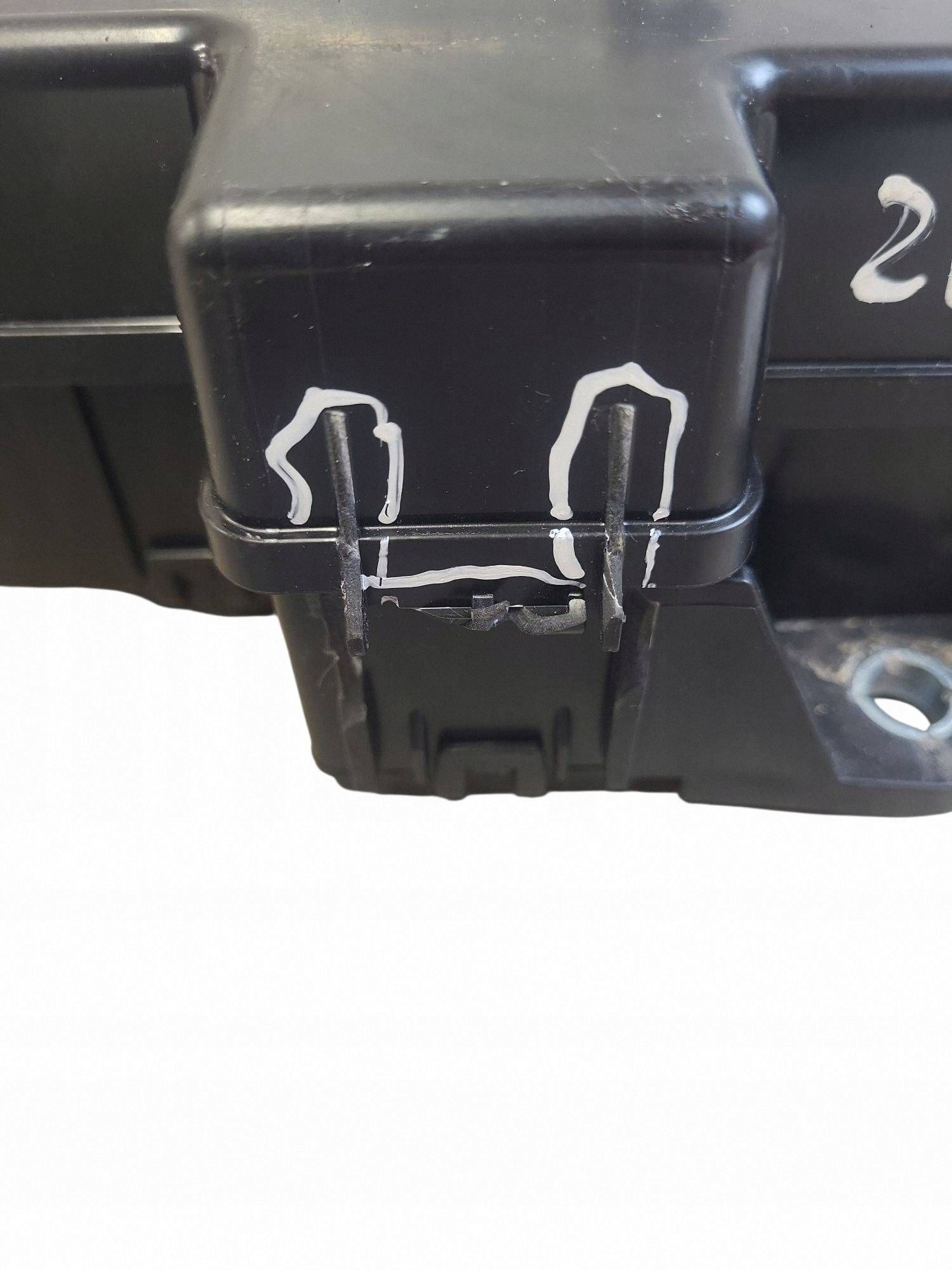 Toyota batterisäkring OEM 8266242720 - Begagnad image 5