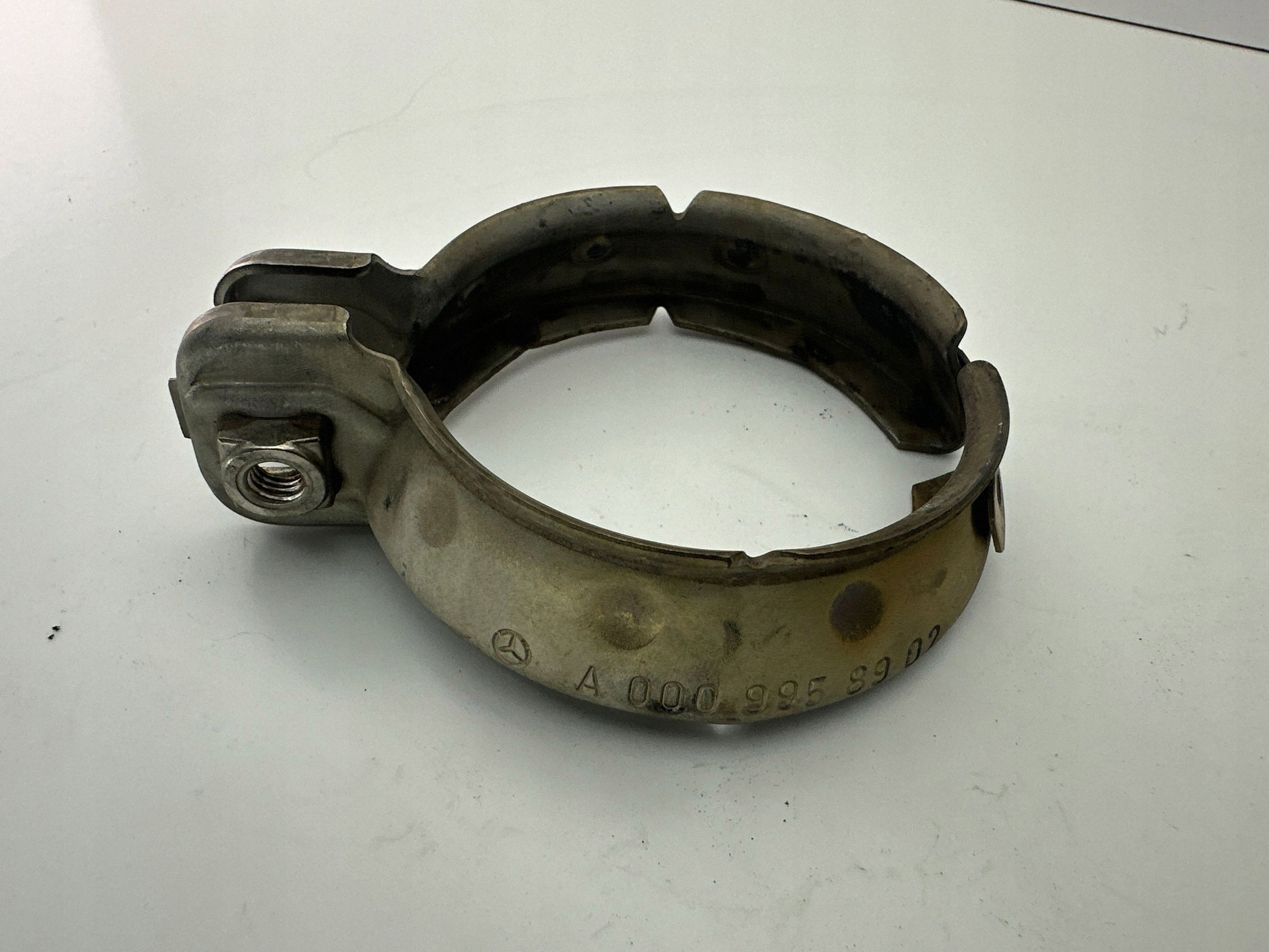 Avgasrörsklämma OEM A0009958902 för Mercedes E-klass image 2