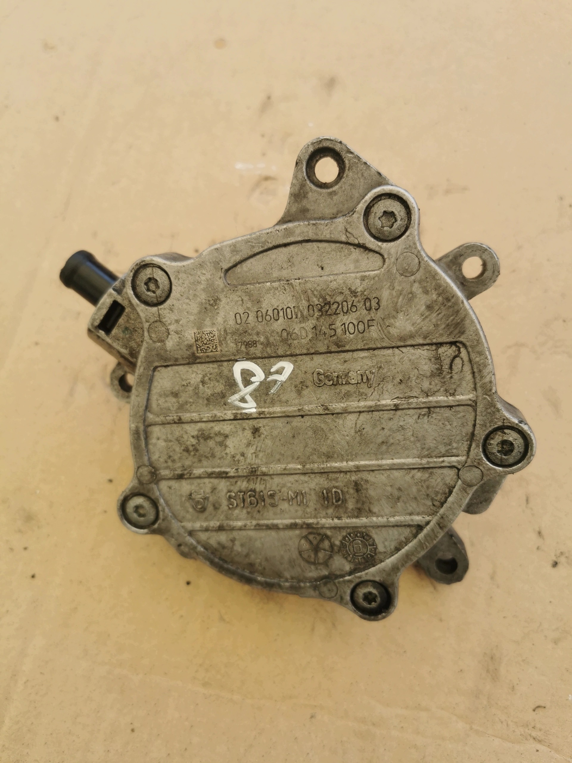 Tyhjiöpumppu OEM 06D145100F VW Golf Mk6:lle, Audi
