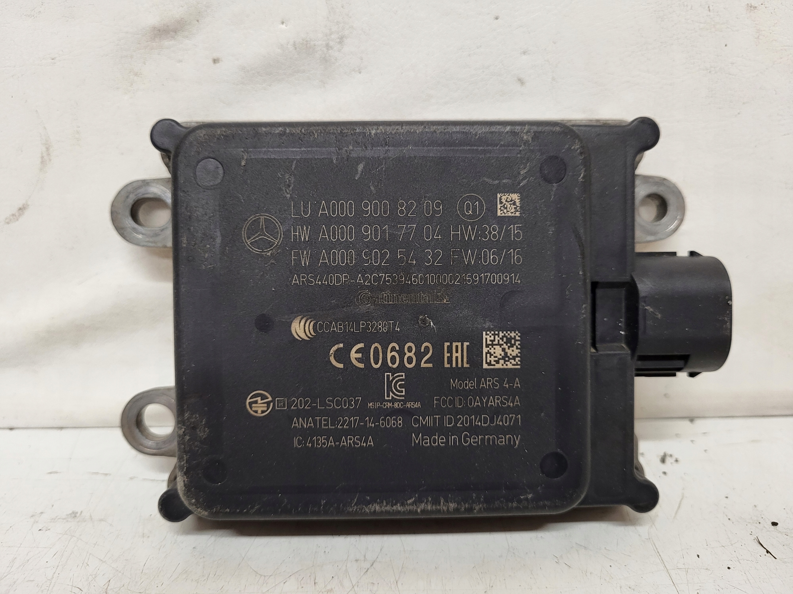 Sensor radar Distronic Mercedes OEM A0009008209 image 2