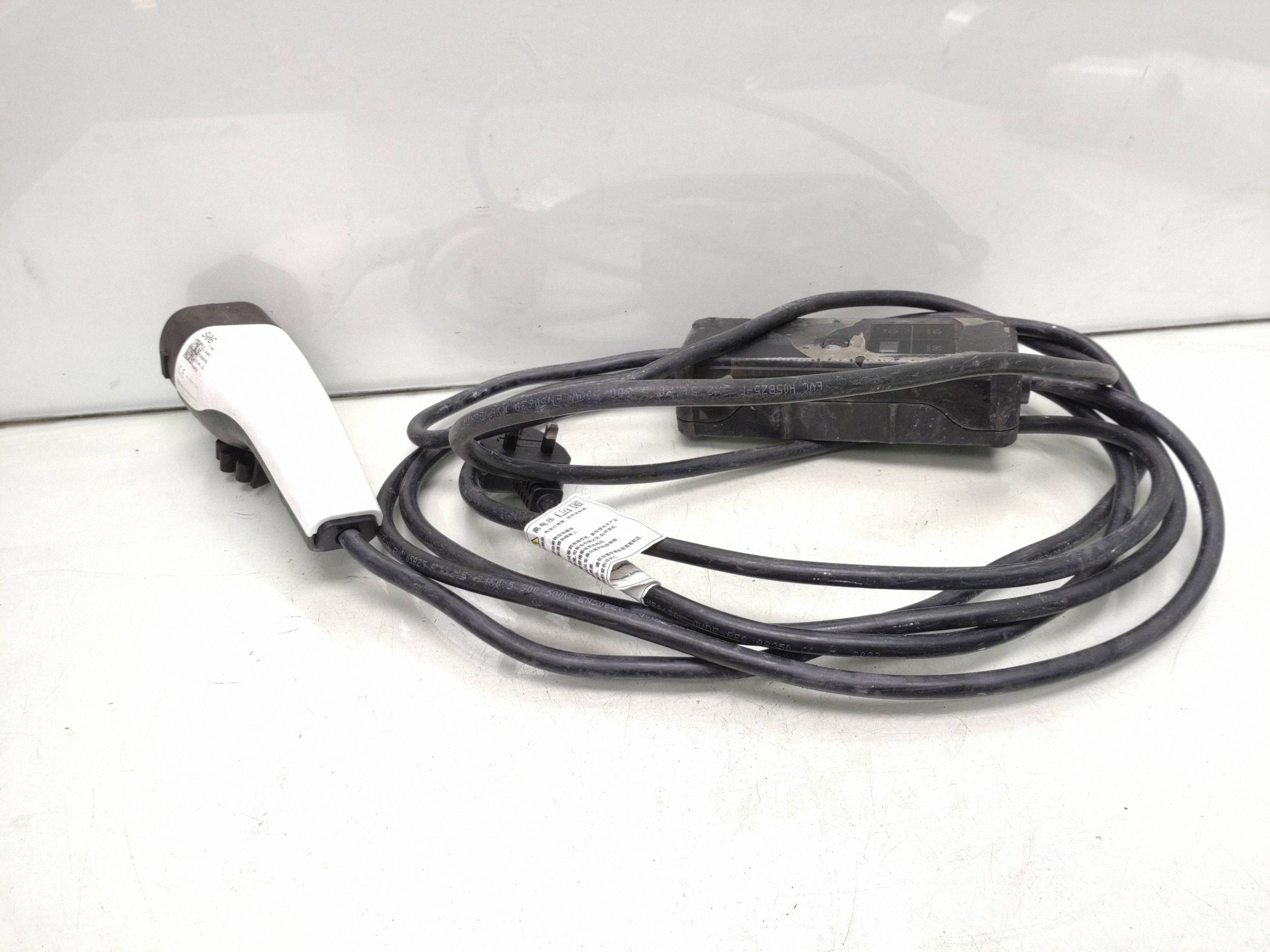 Cable de carga EV Hyundai Kona I 2022 OEM 91996G1050 image 2