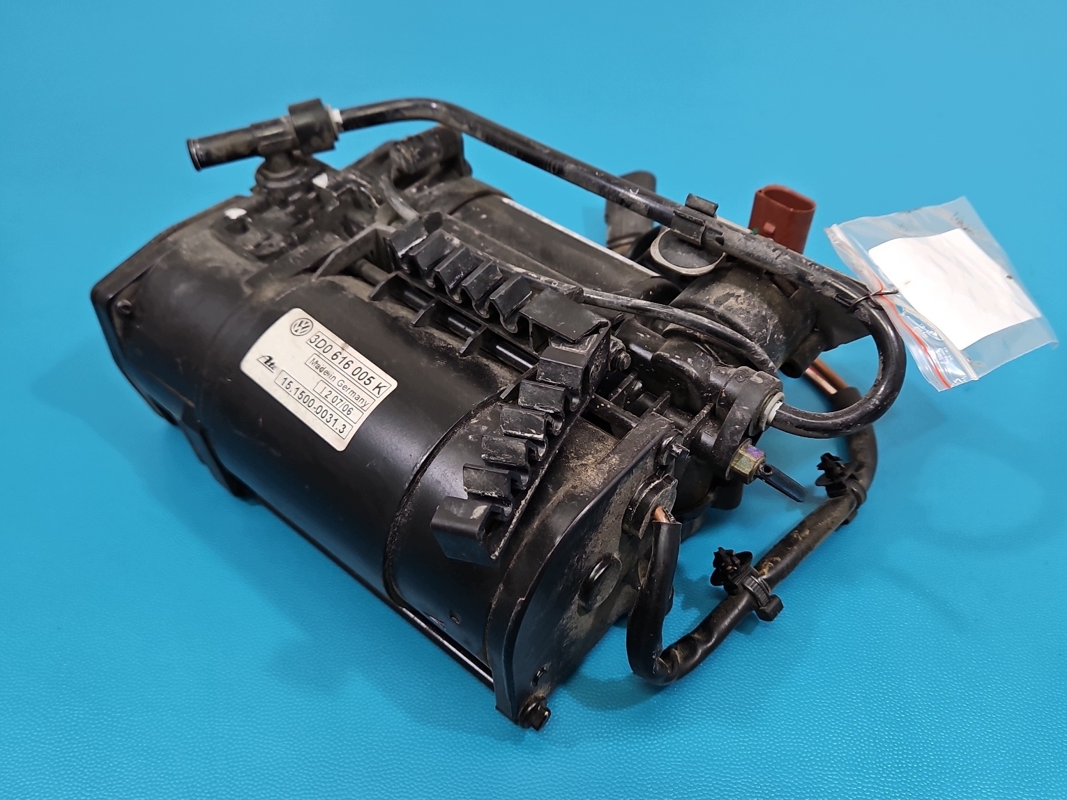 Compresseur suspension air 3D0616005K pour Volkswagen Phaeton image 2