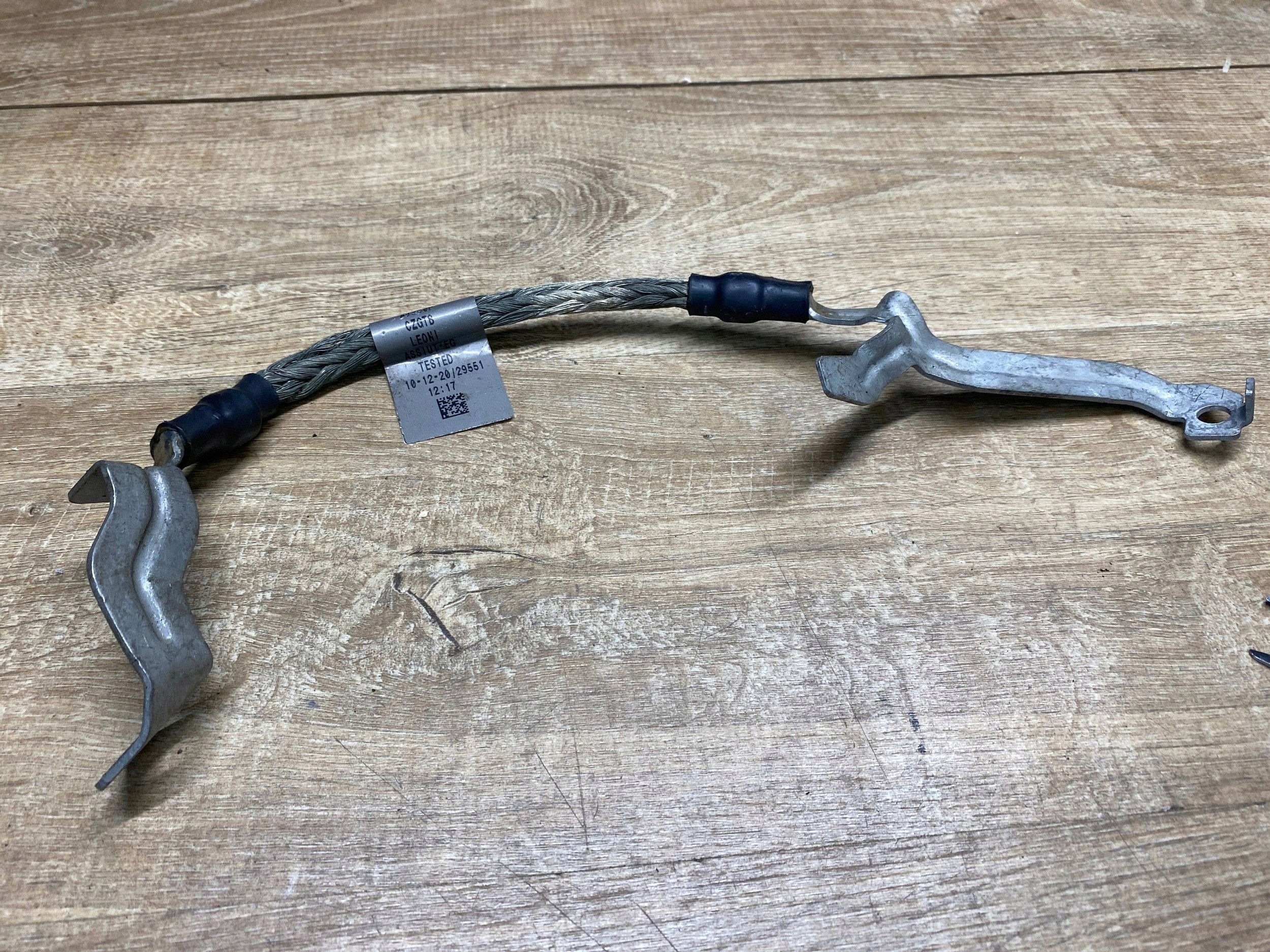 Jaguar F-Pace Negatiivinen Klemmi OEM M8A2F260145BB