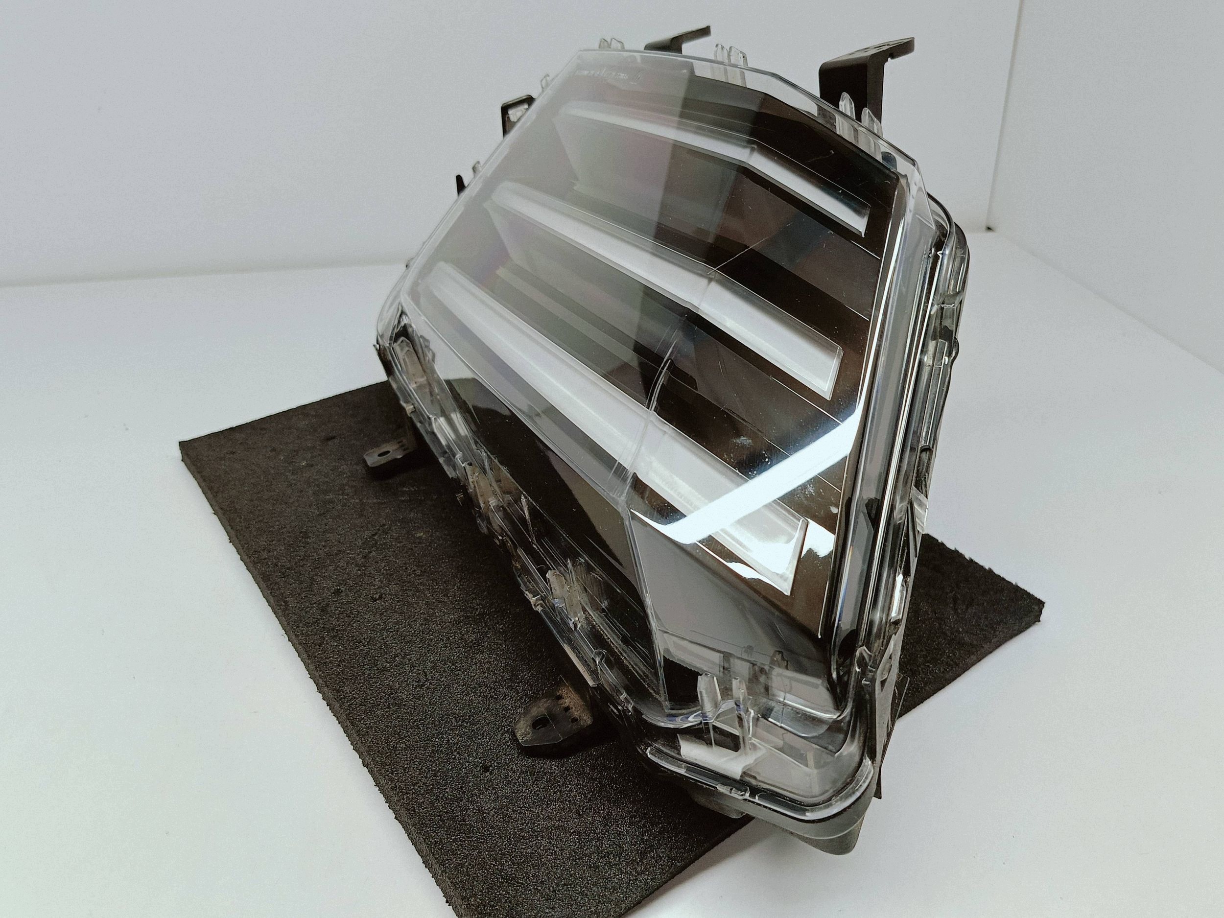 OEM 9850436380 Halogeeni LED DRL Vasen Etu Peugeot