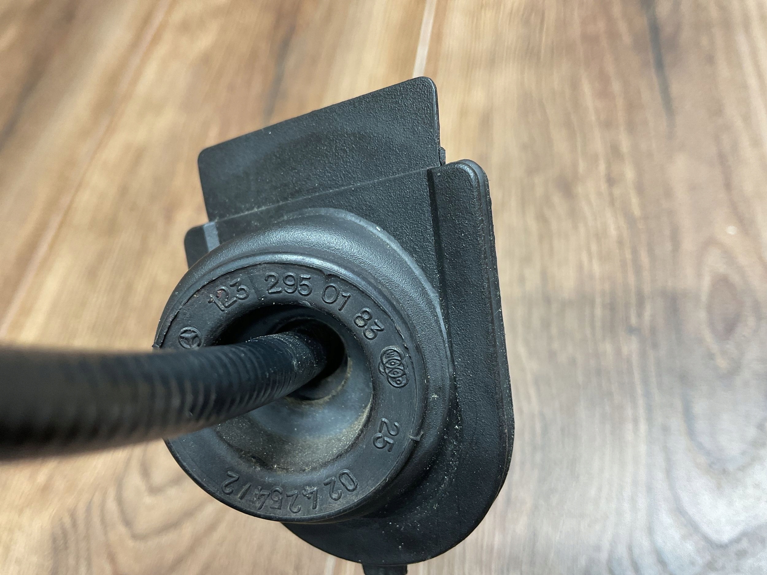 Gasverbindung OEM 1293003230 für Mercedes-Benz SL R129 image 6