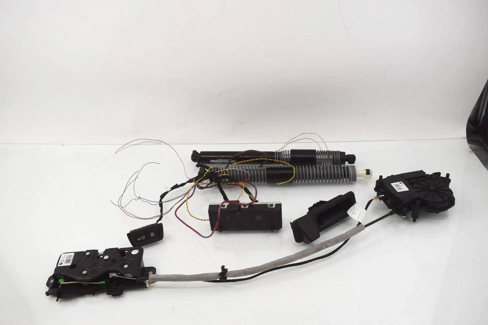 Kit Apertura Automática Maletero BMW X5 OEM 9275121 image 2
