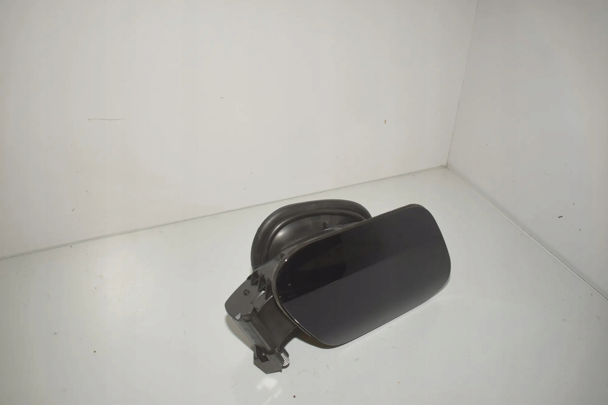 Kraftstofftankdeckel OEM 51767454411 für BMW F40 1.5L image 3