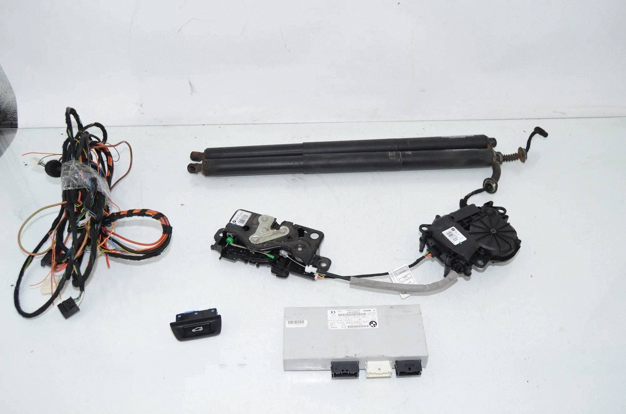 Kit apertura automática maletero BMW 5 Touring OEM 61319275119 image 2