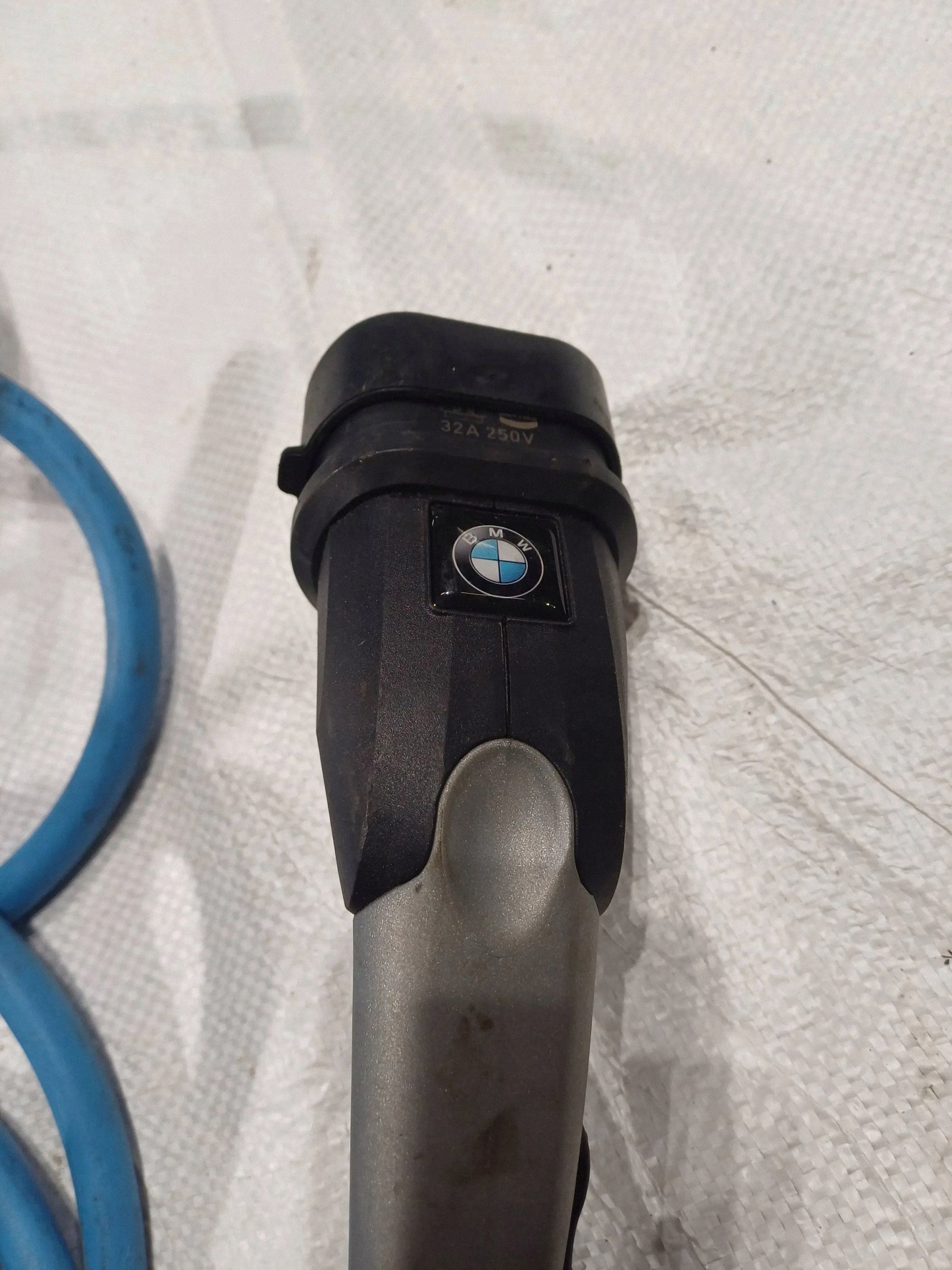 BMW Battery Charging Cable OEM 089119202 - Used