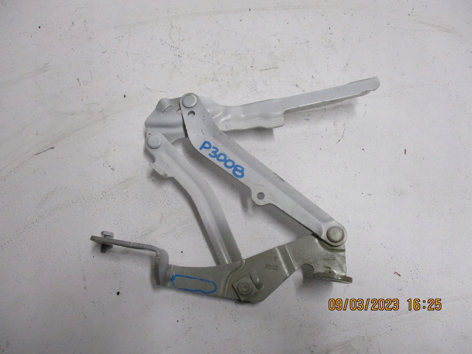 Oikea Konepeltisarana OEM 9814188880 Opel Grandland X