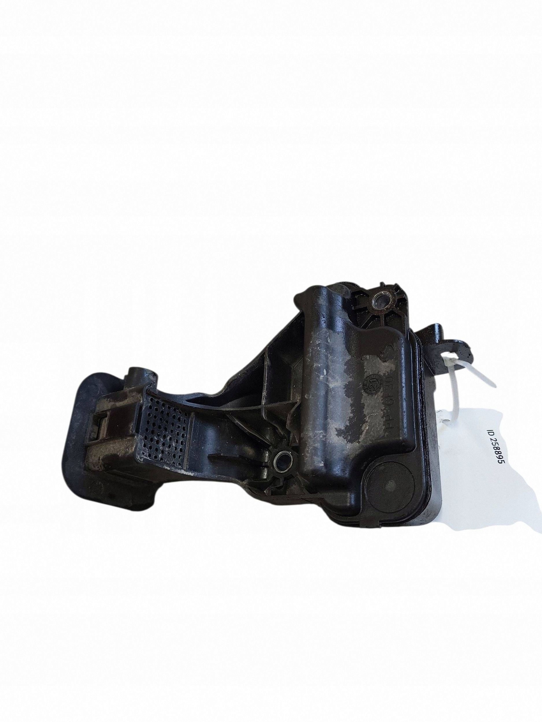 Tyhjiösäiliö OEM 9805069780 2.2 Diesel-moottorille