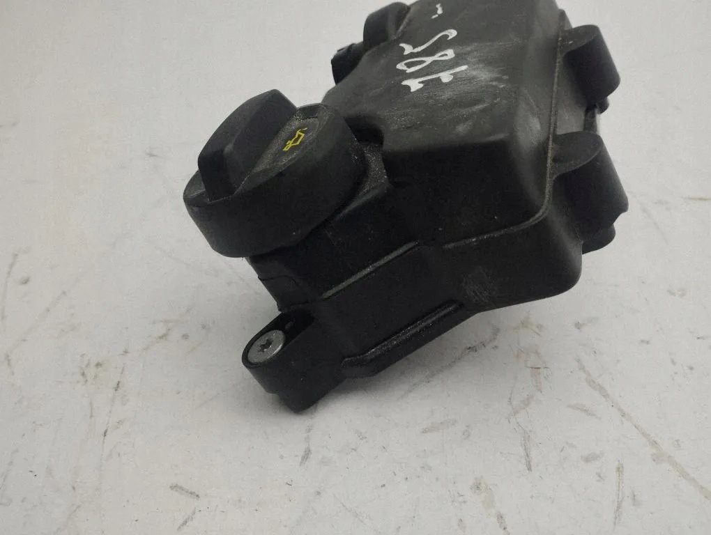Audi OE Öljytäyttökorkki OEM 05C103495B - Käytetty