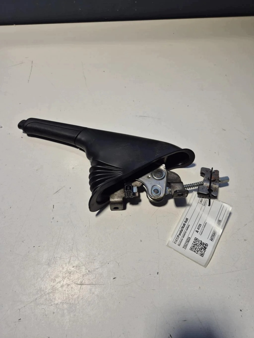 Fiat Panda II Handremhendel OEM 735276224 image 3