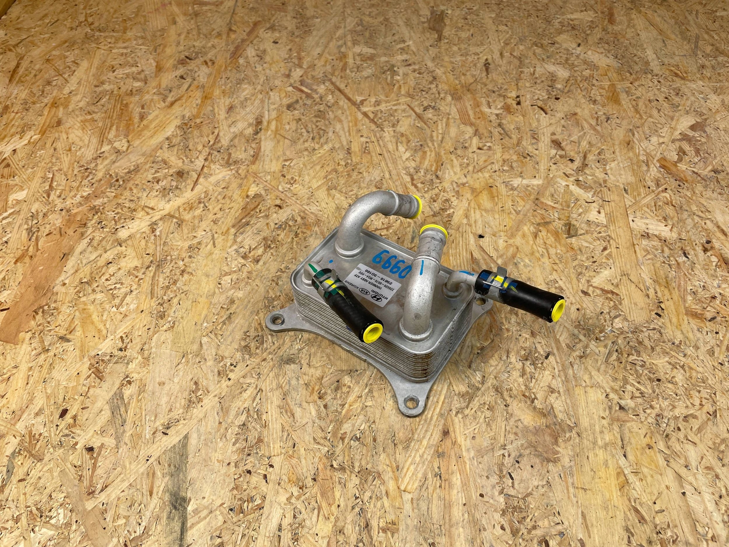Refroidisseur d'huile d'occasion OEM 25610-3D100 Tucson image 3
