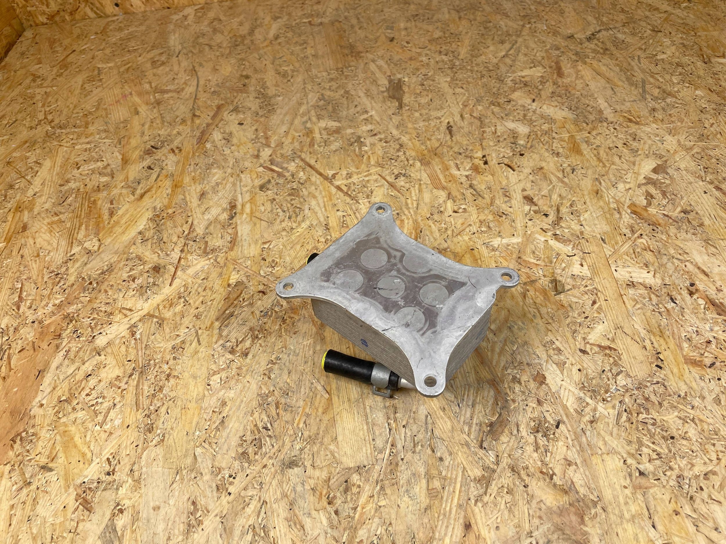 Refroidisseur d'huile d'occasion OEM 25610-3D100 Tucson image 6