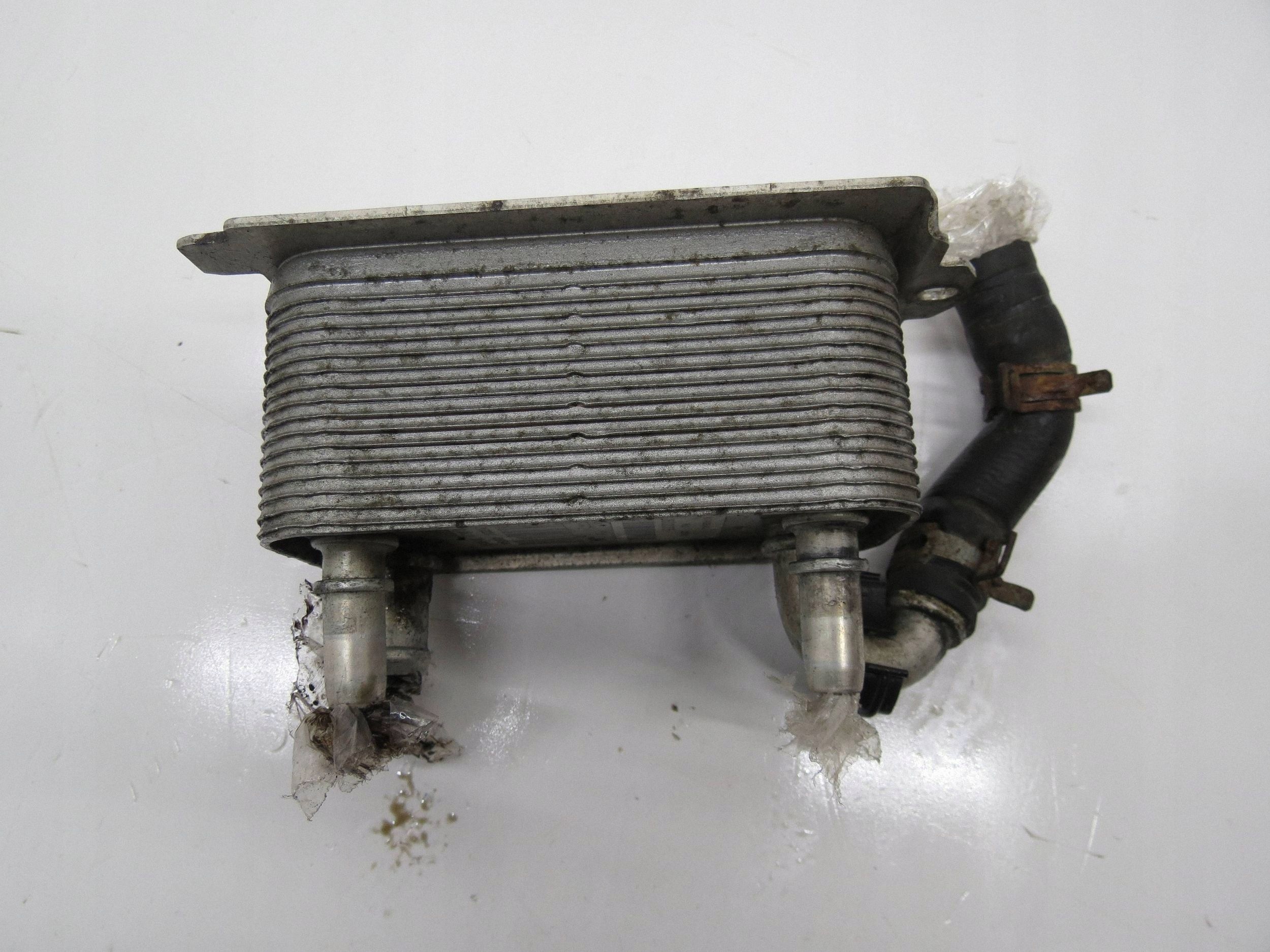 Arrefecedor óleo caixa Volvo S80 2008 OEM 6G917A095AD image 4