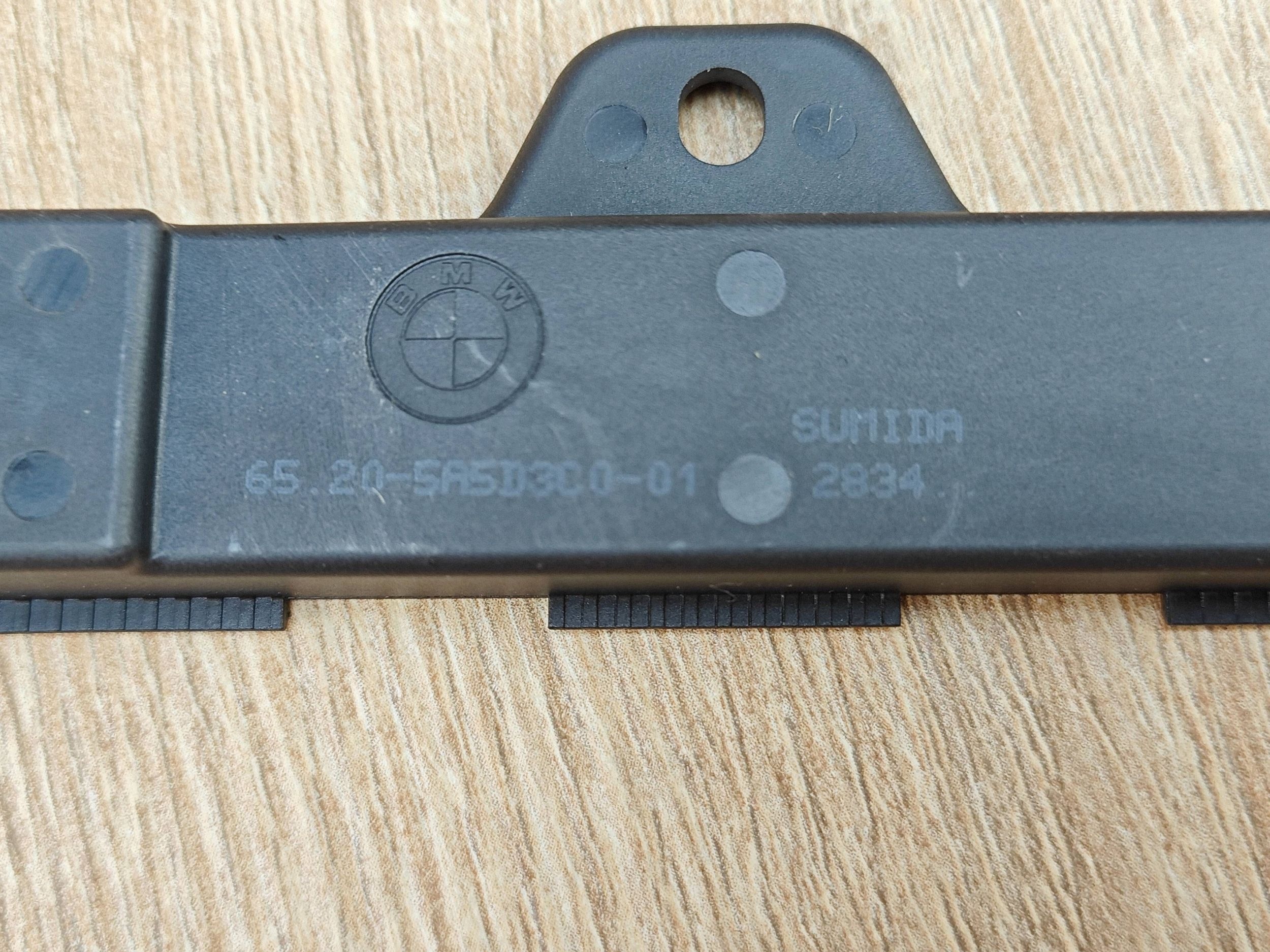 Antena interna BMW i4 OEM 5A5D3C0 (2022-2024) image 3