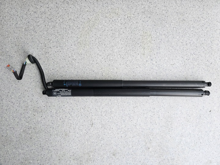 JEEP GRAND CHEROKEE WL LONG Teleskooppivarsi takaluukku 68459565AC