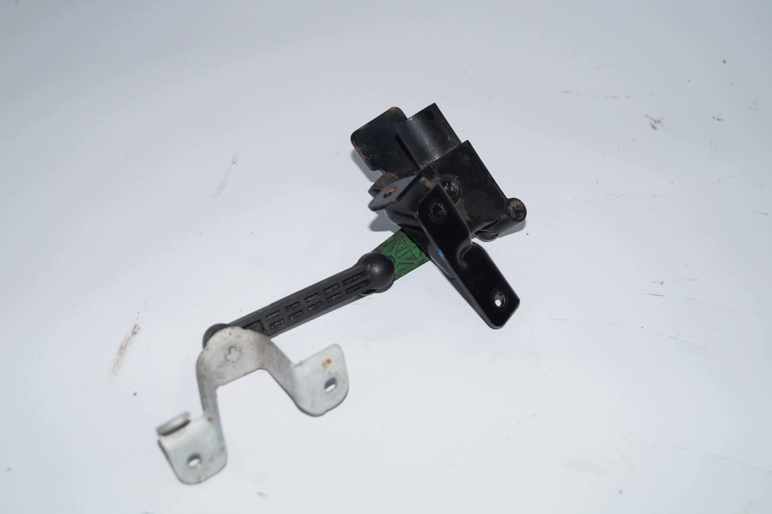 Xenon-strålkastarnivåsensor Bak OEM 5Q0512521J image 4