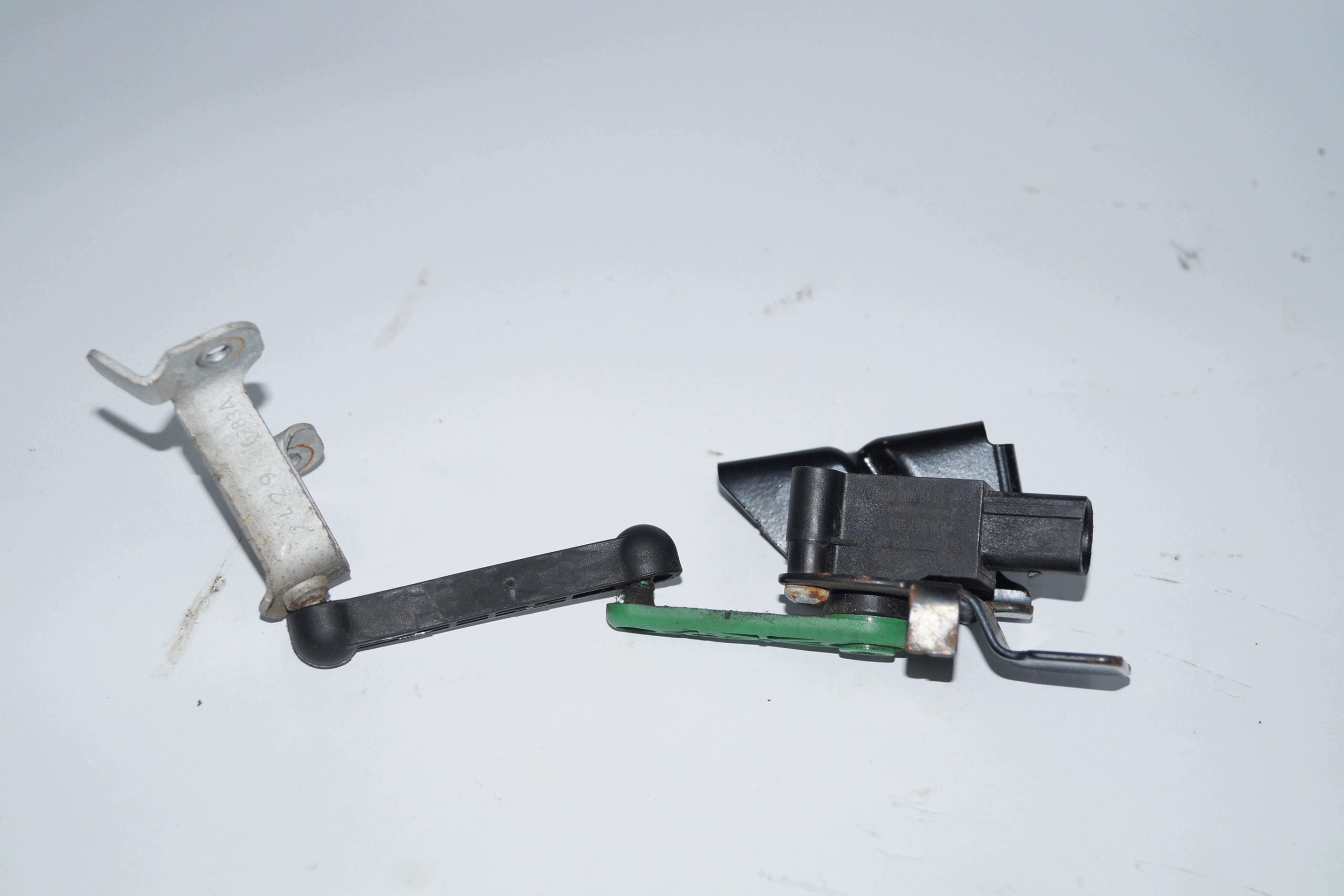 Xenon-strålkastarnivåsensor Bak OEM 5Q0512521J image 6