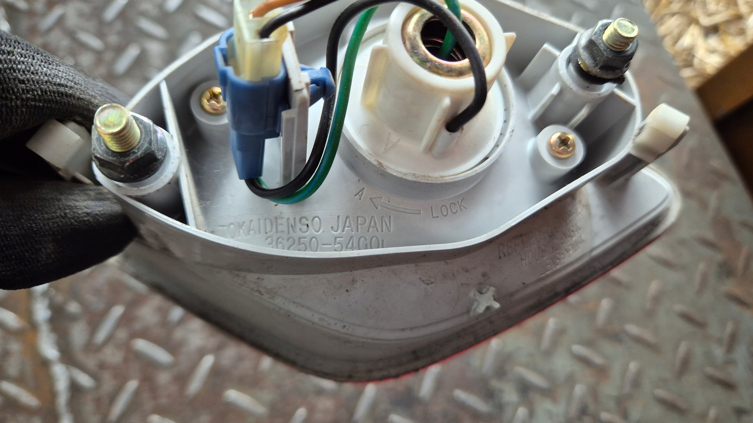 Sumuvalo Suzuki Liana OEM 36250-54G0L image 3