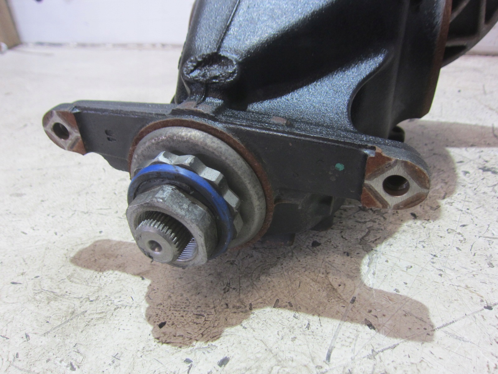 BMW Bakaxel Differential 3.38 OEM 33107636994 Begagnad image 3