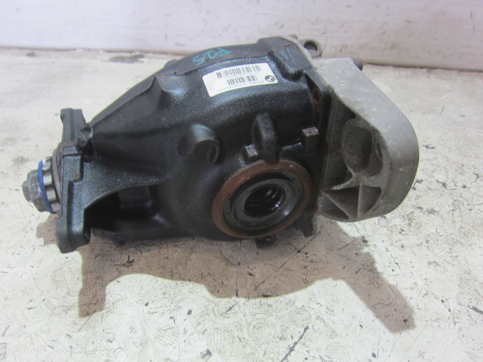 BMW Bakaxel Differential 3.38 OEM 33107636994 Begagnad image 4