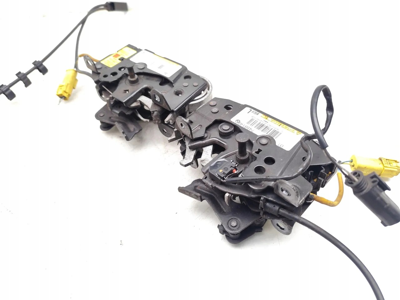 Fecho capô esquerdo BMW OEM 7458149 - Usado image 3