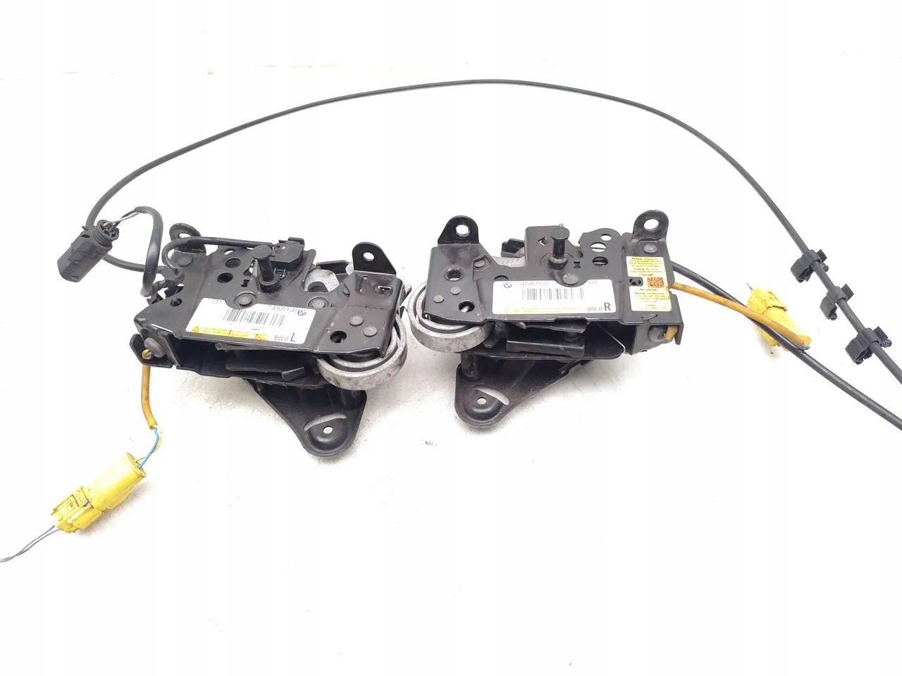 Fecho capô esquerdo BMW OEM 7458149 - Usado image 5