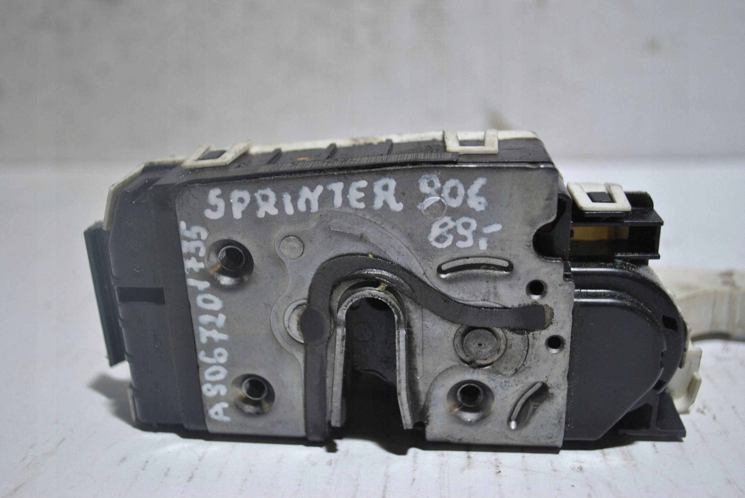 Serrure de porte droite Mercedes Sprinter A9067201735 image 5