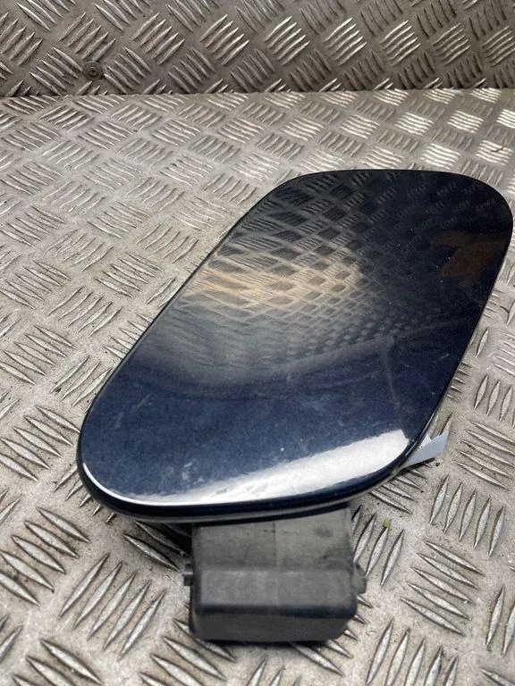 OEM 5G0809999A Polttoainelippa VW Golf VII:lle - Käytetty