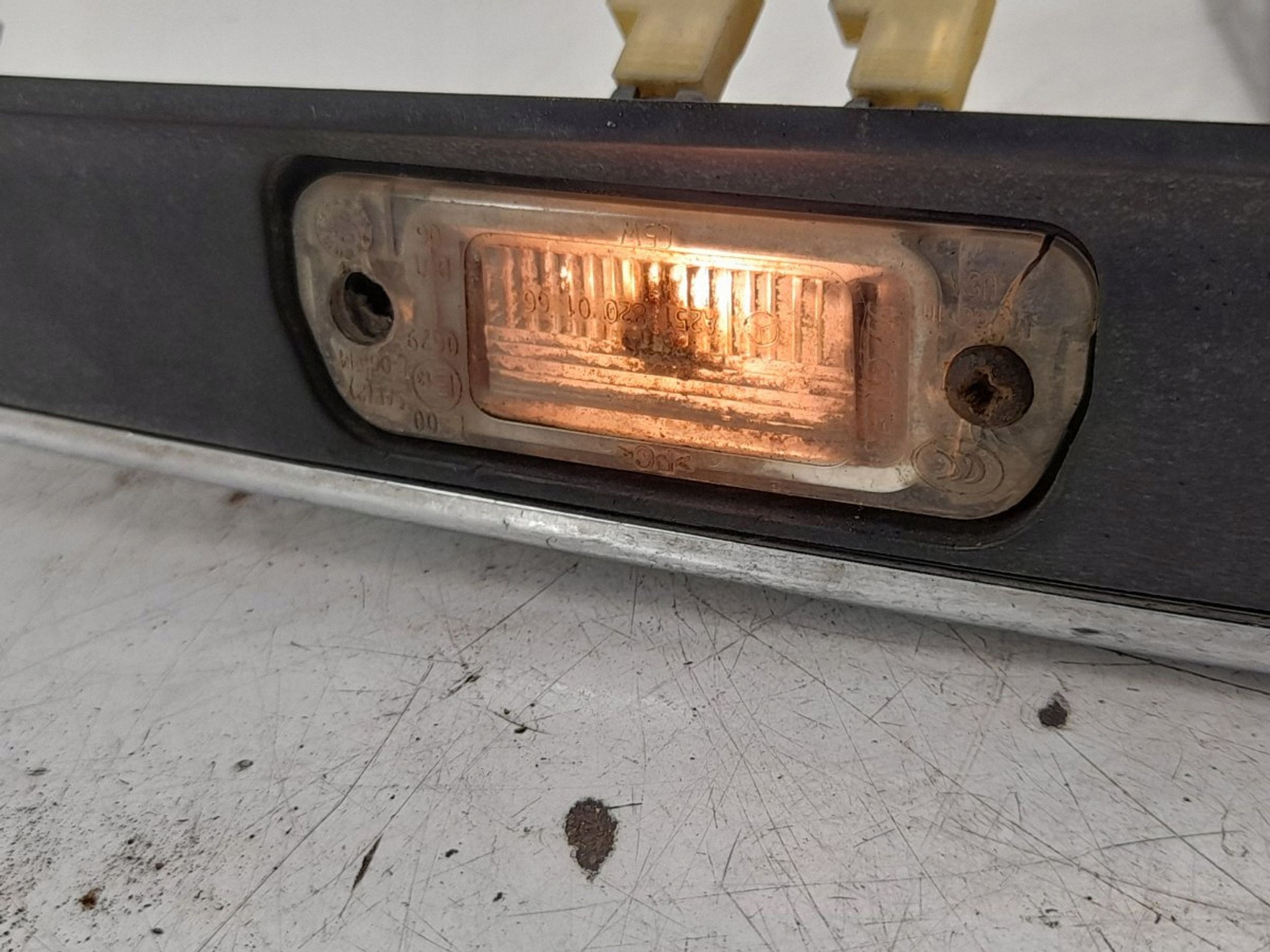 Registreringsskyltsbelysning OEM A1647400893 Mercedes M W164 image 8