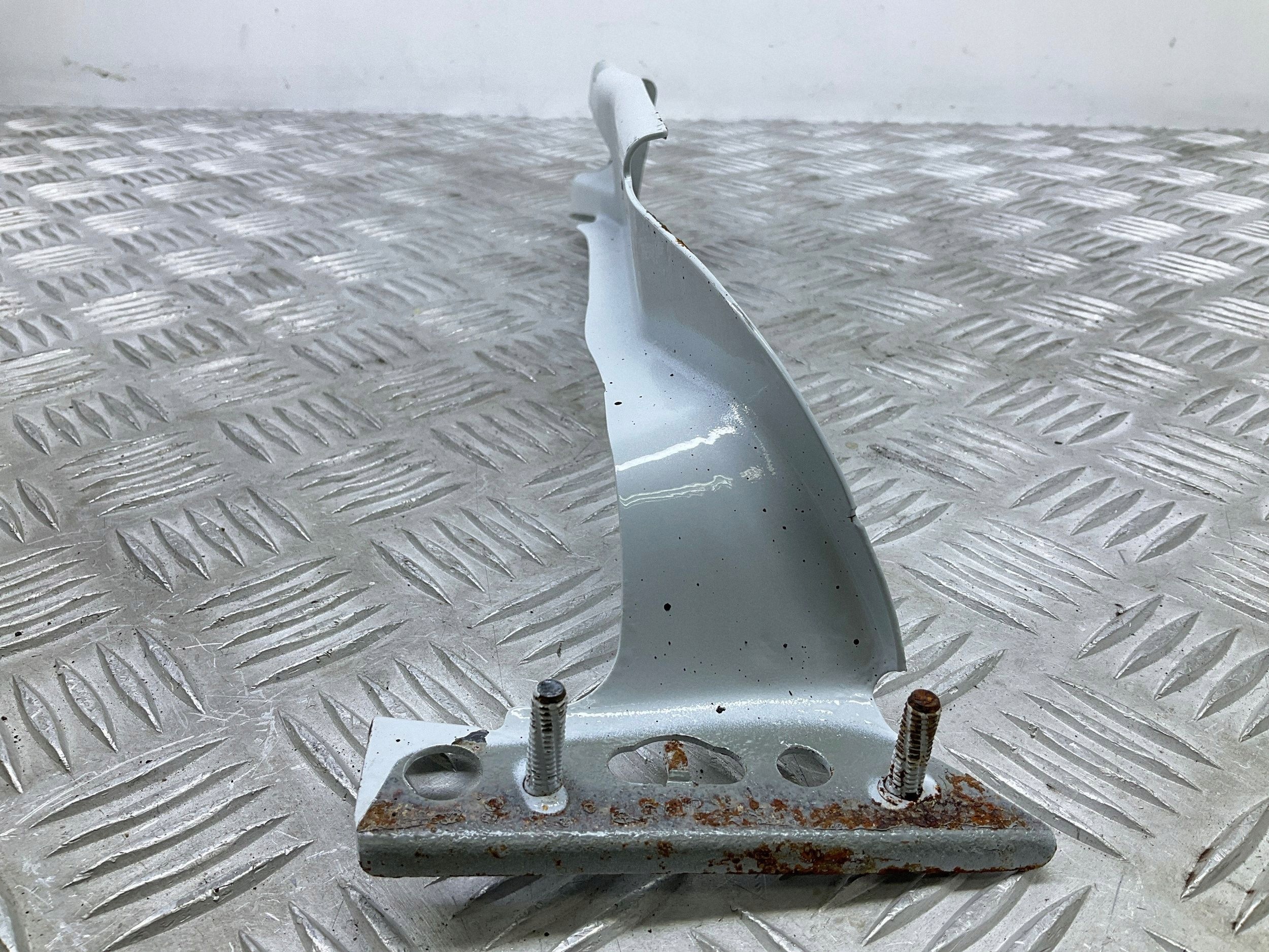Support d'aile droit OEM 8K0821136J Audi A4 B8 image 4