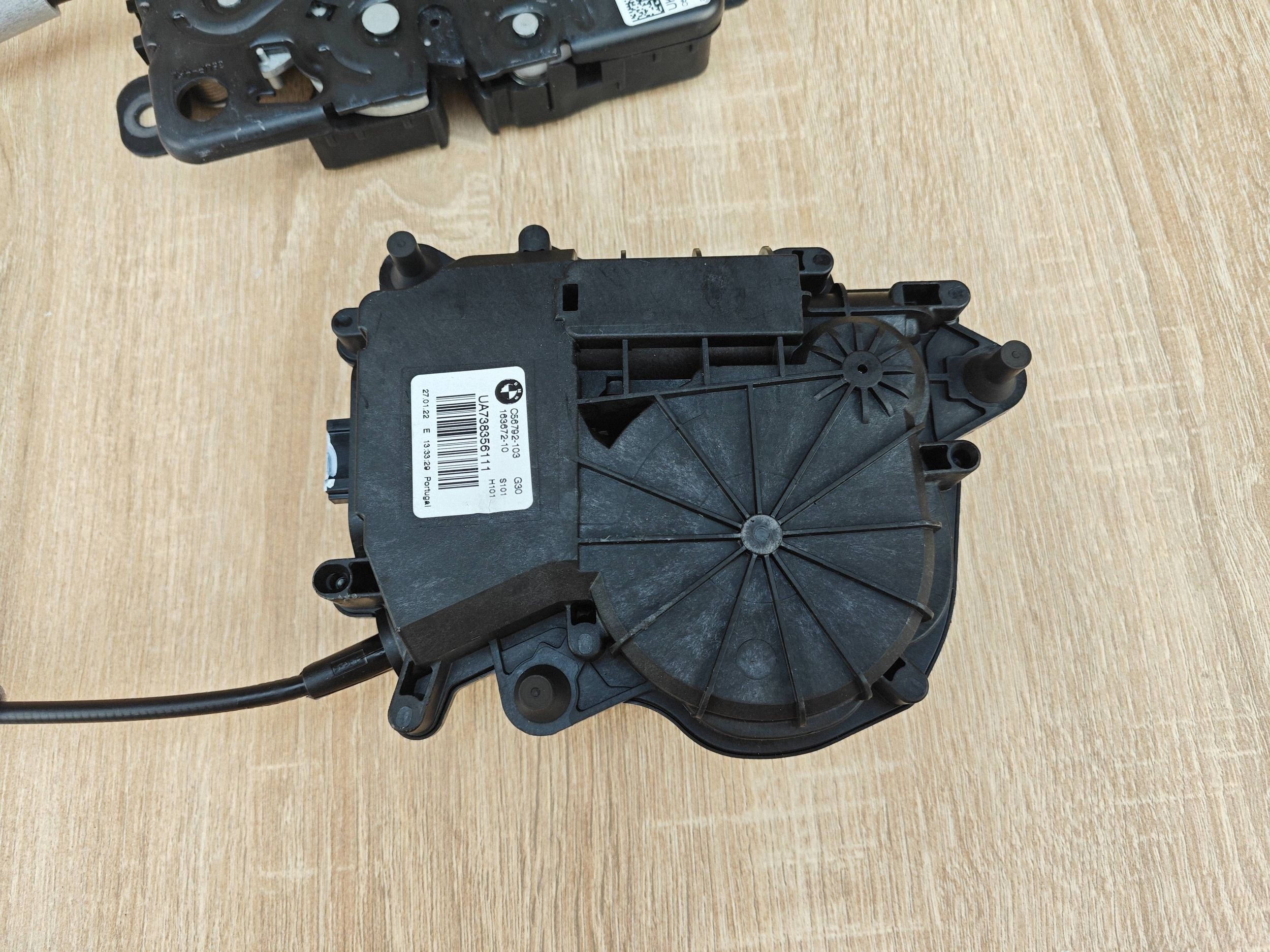 Mecanismo cierre maletero BMW X3 OEM 7383561 image 3