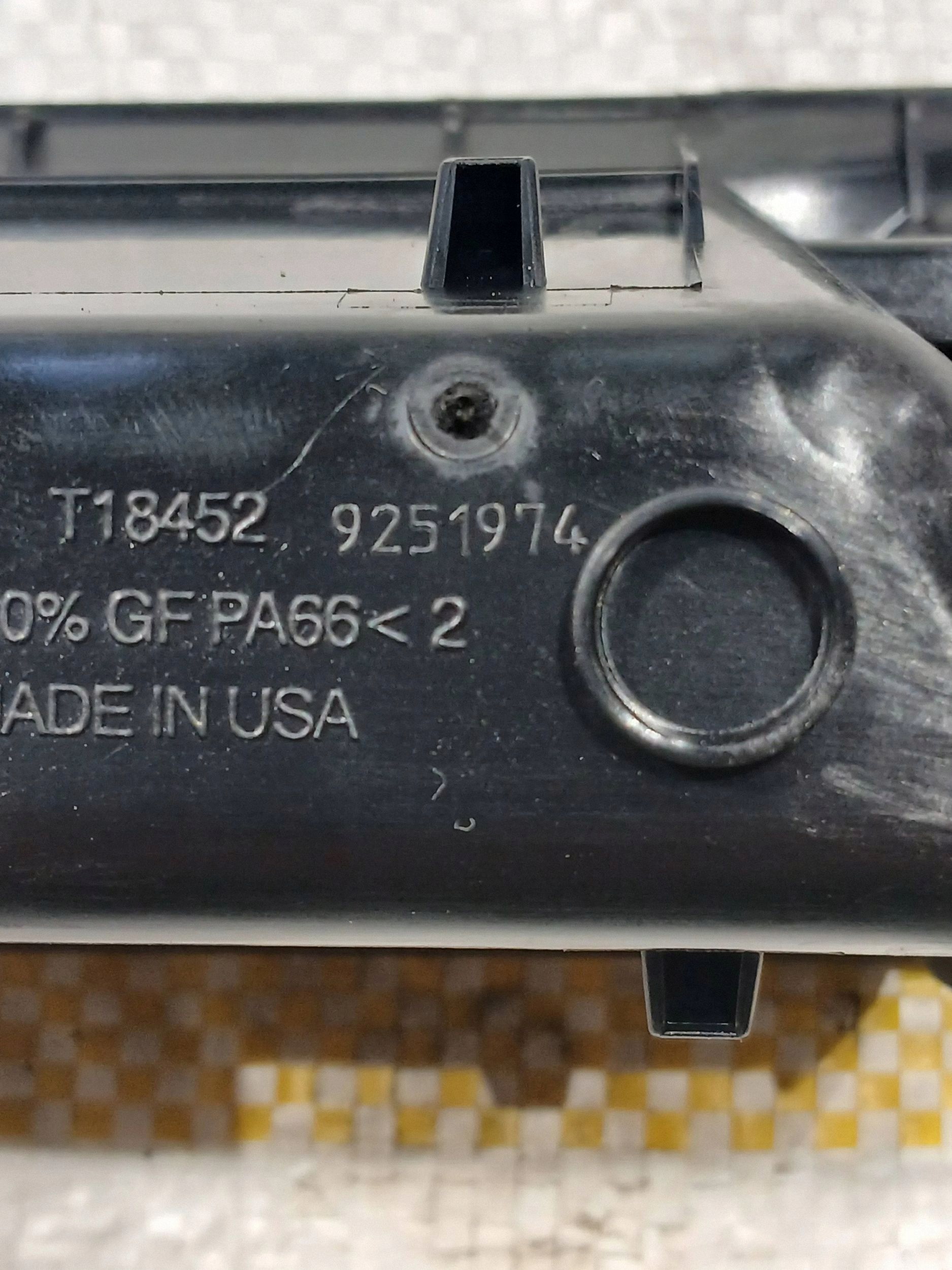 Cinzeiro BMW X6 OEM 9251974 - Estado usado image 3