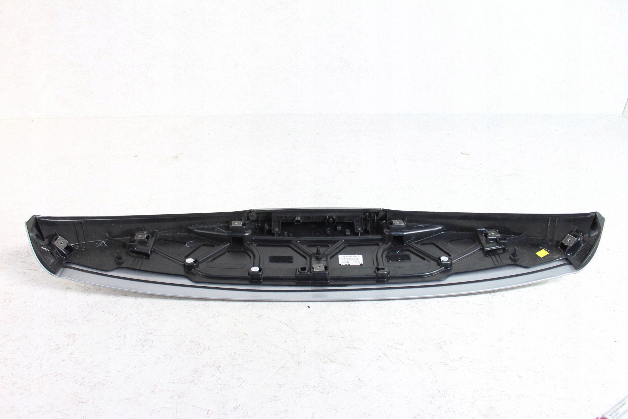 Spoiler Renault Zoe II OEM 960306120R - Usado image 8
