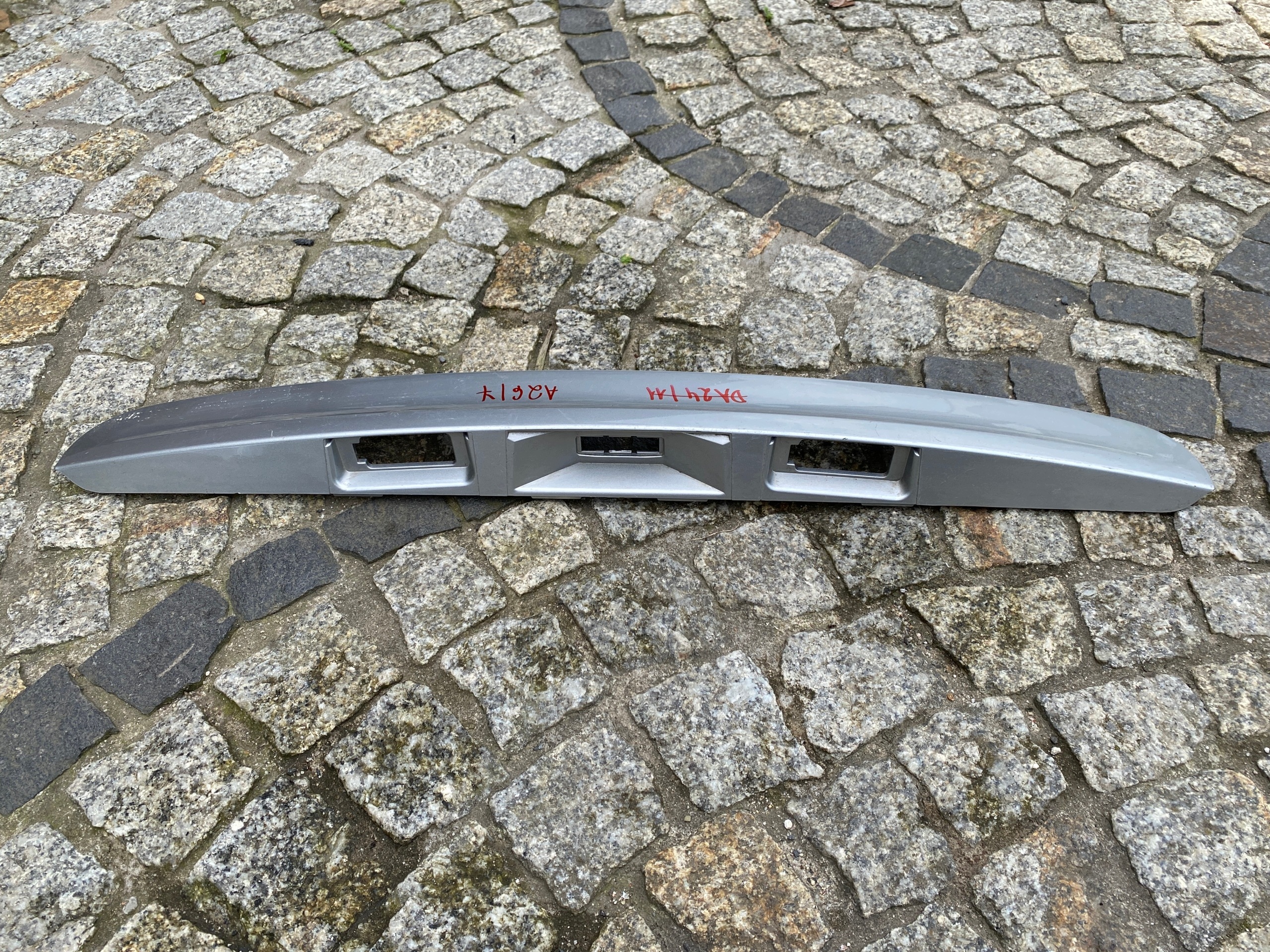 Nissan Qashqai 2007 Luz de Matrícula Trasera OEM 90810JD0 image 6