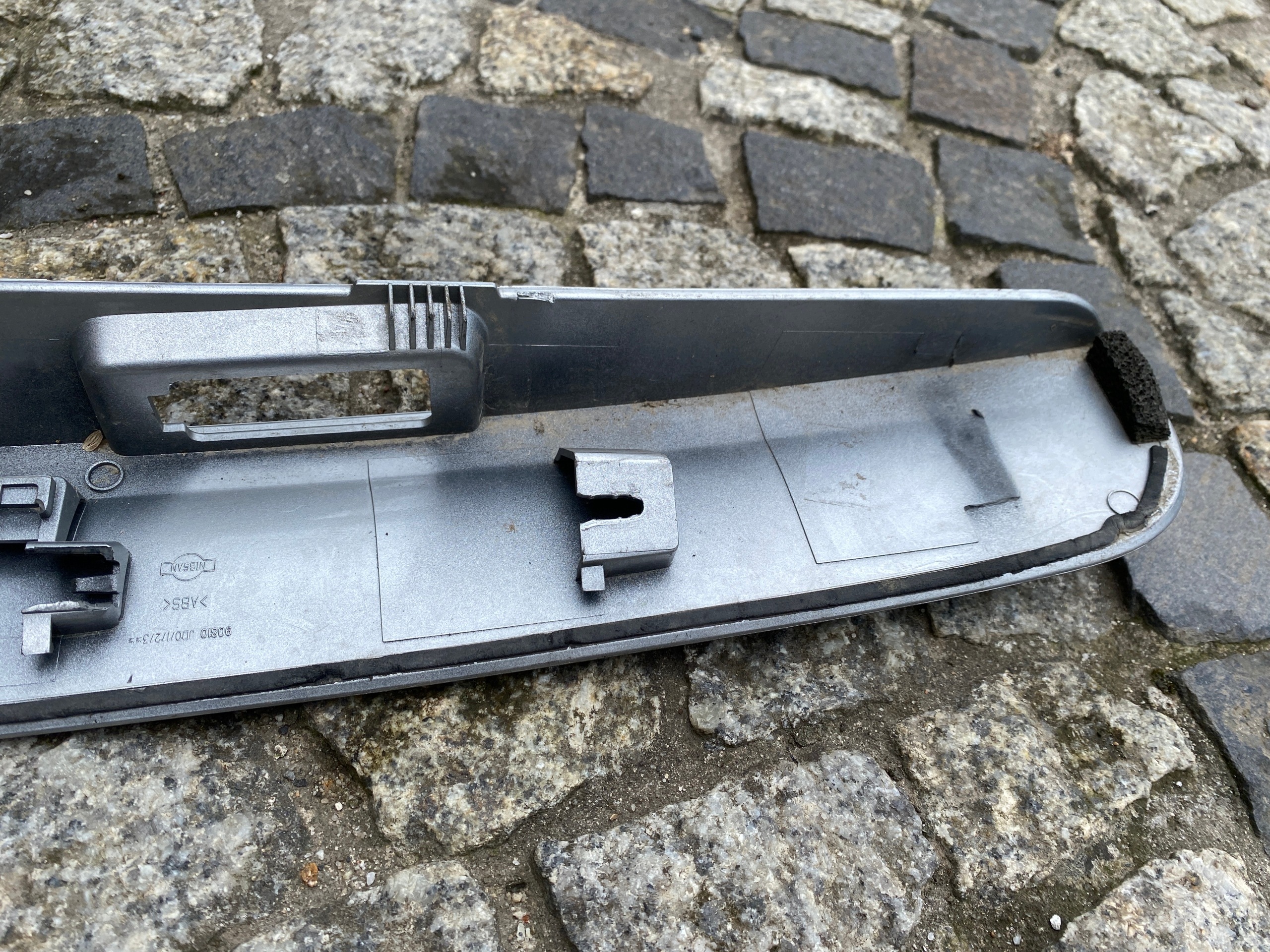 Nissan Qashqai 2007 Luz de Matrícula Trasera OEM 90810JD0 image 10