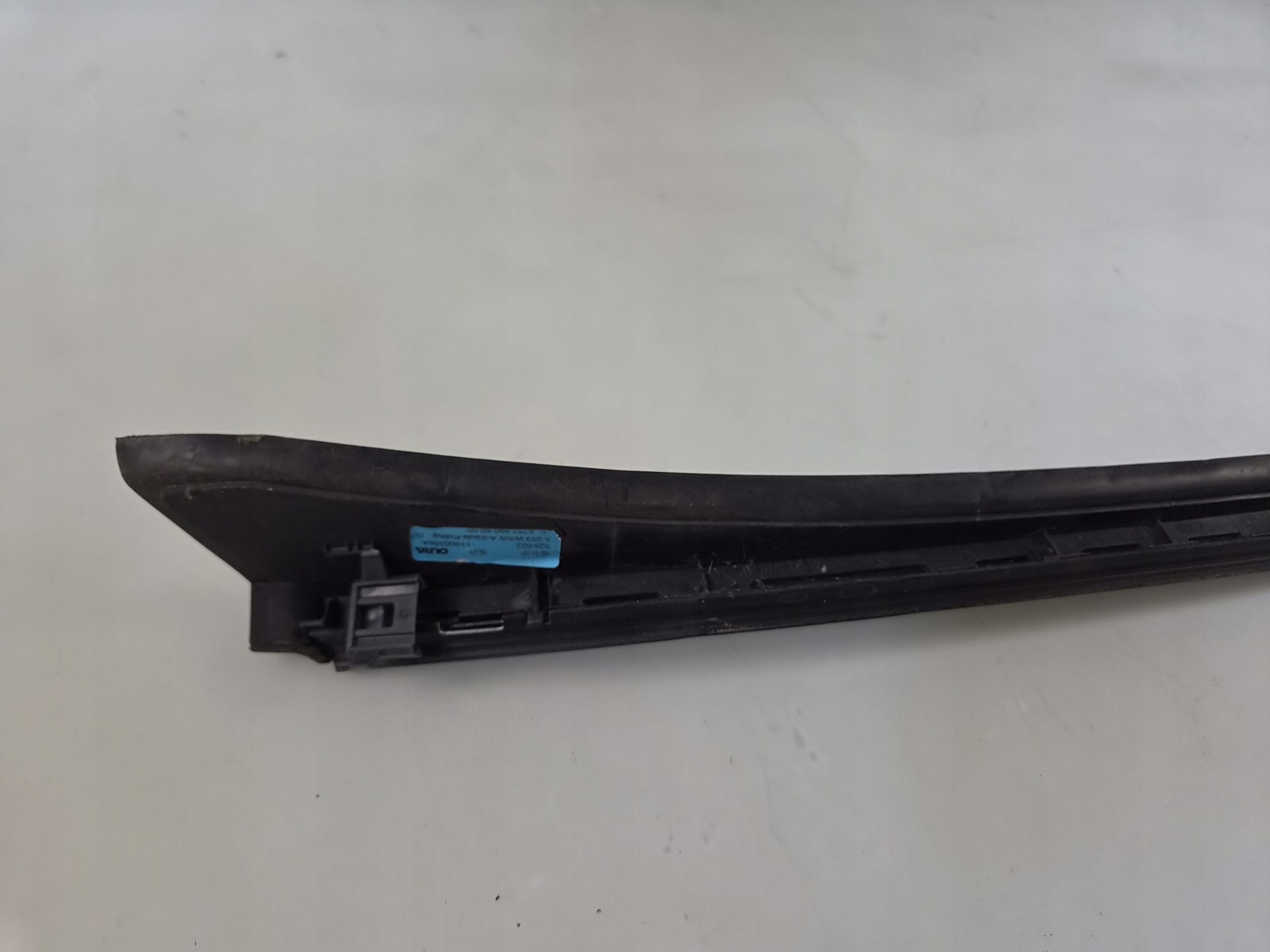 Rechte Windschutzscheibenleiste OEM A2536906000 Mercedes image 3